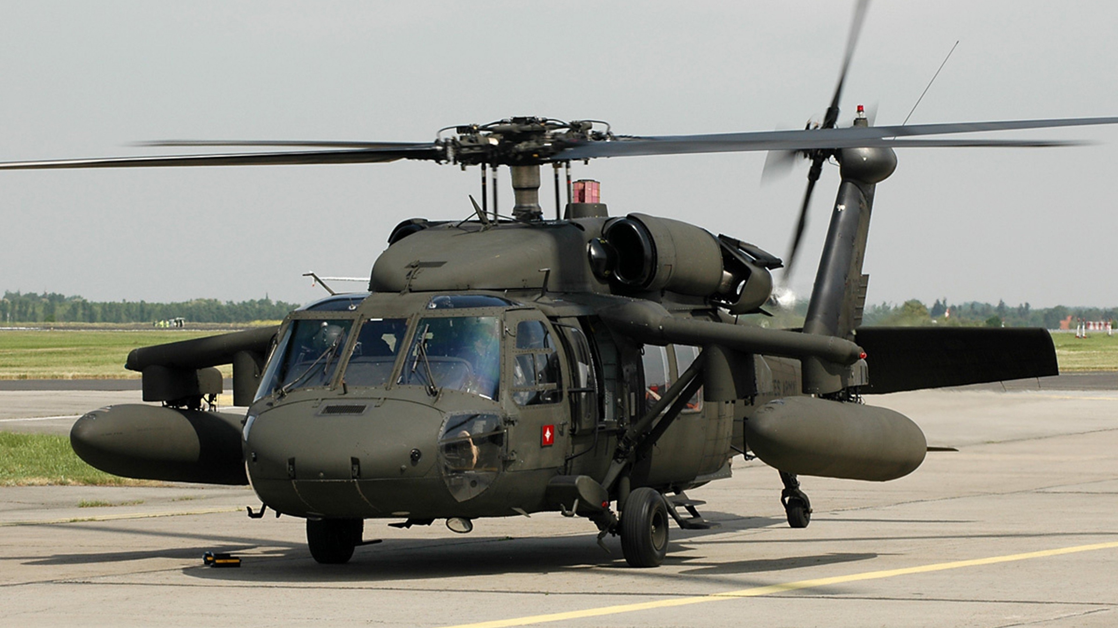 Sikorsky UH-60 Black Hawk, Utility helicopter, US Navy, Runway landing, 3840x2160 4K Desktop