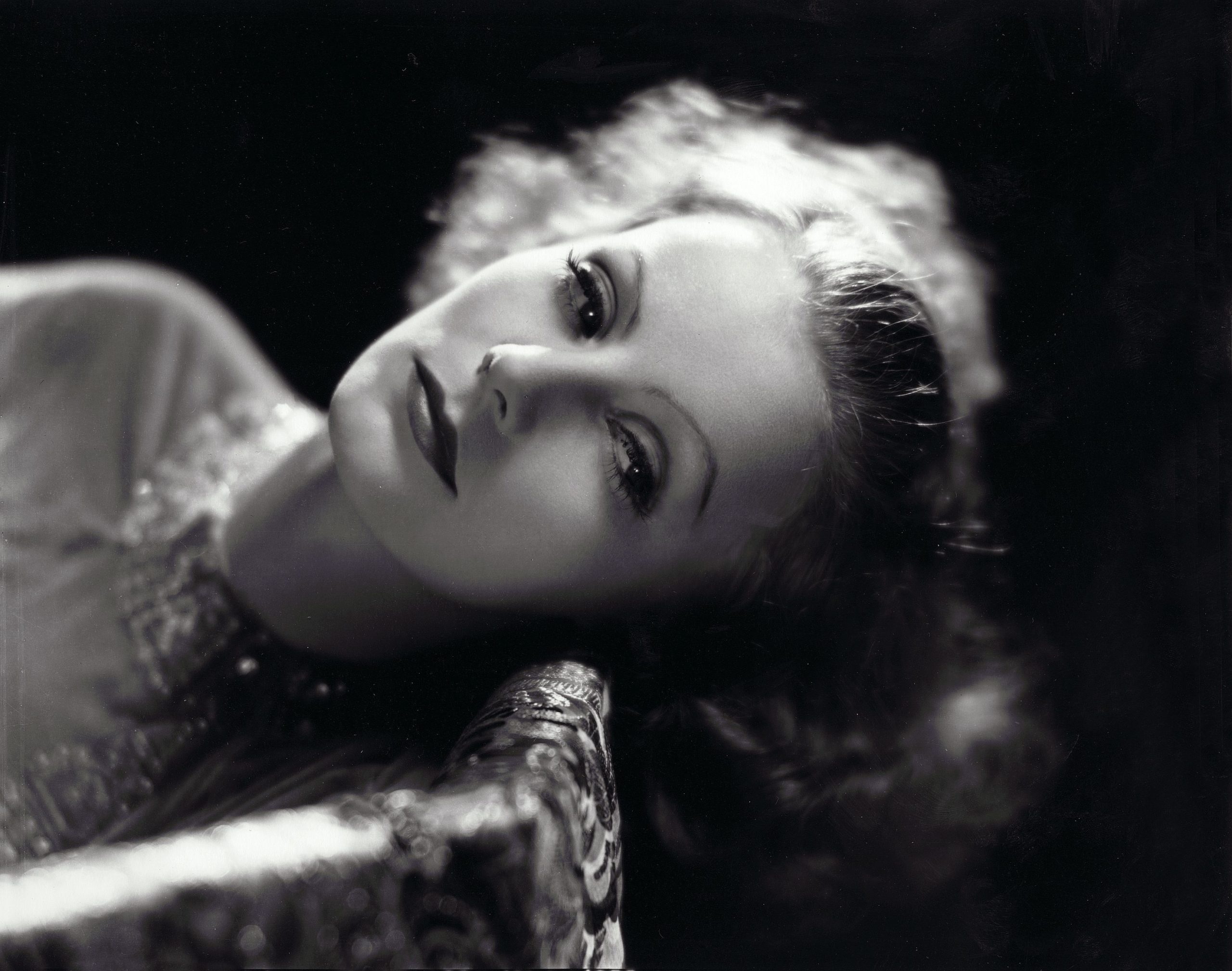 Greta Garbo, Most Popular Film Star, 2560x2020 HD Desktop