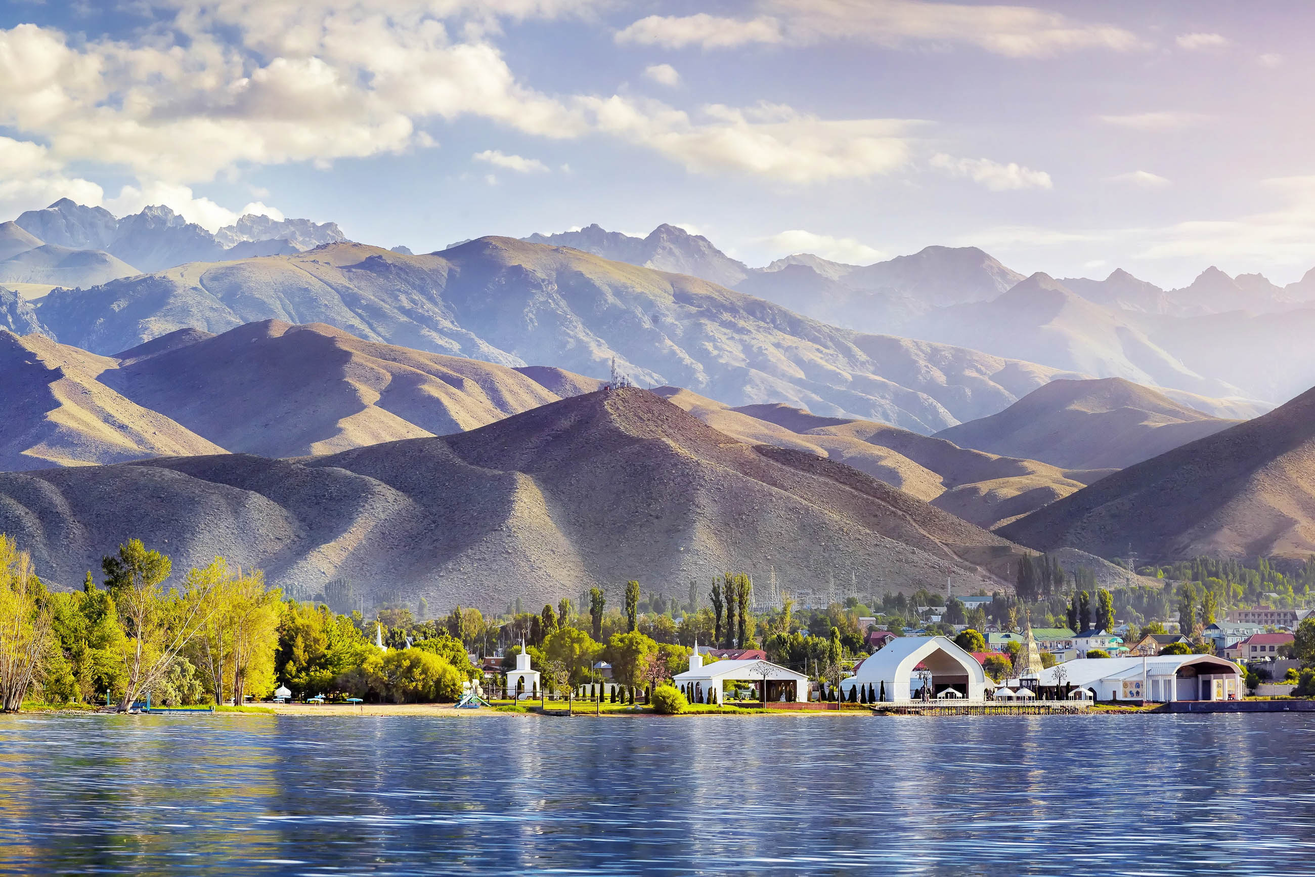 Issyk-Kul, Cholpon-Ata experience, Frank's Travelbox guide, Kyrgyzstan charm, 2600x1740 HD Desktop