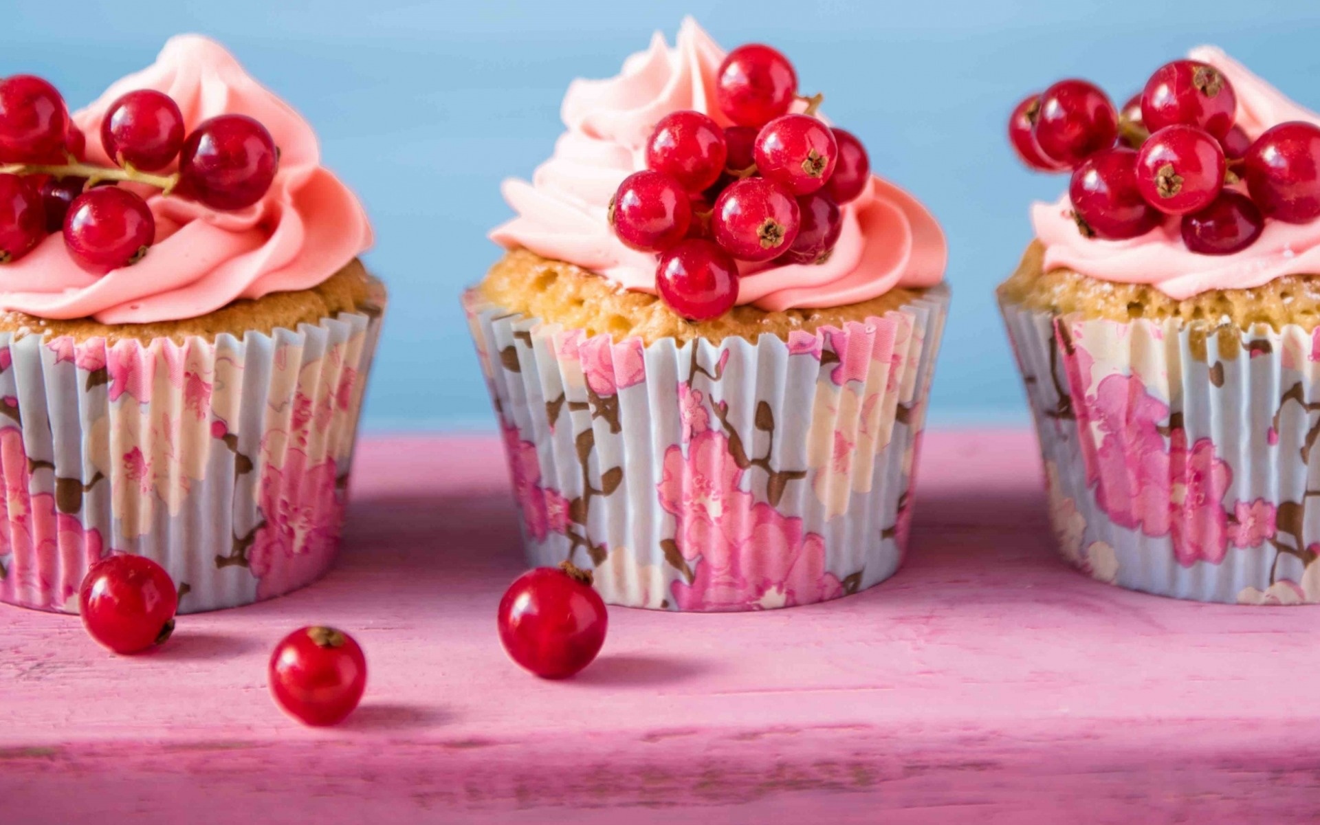 Cupcakes wallpapers, Berry delights, Scrumptious muffins, Tempting pastries, 1920x1200 HD Desktop