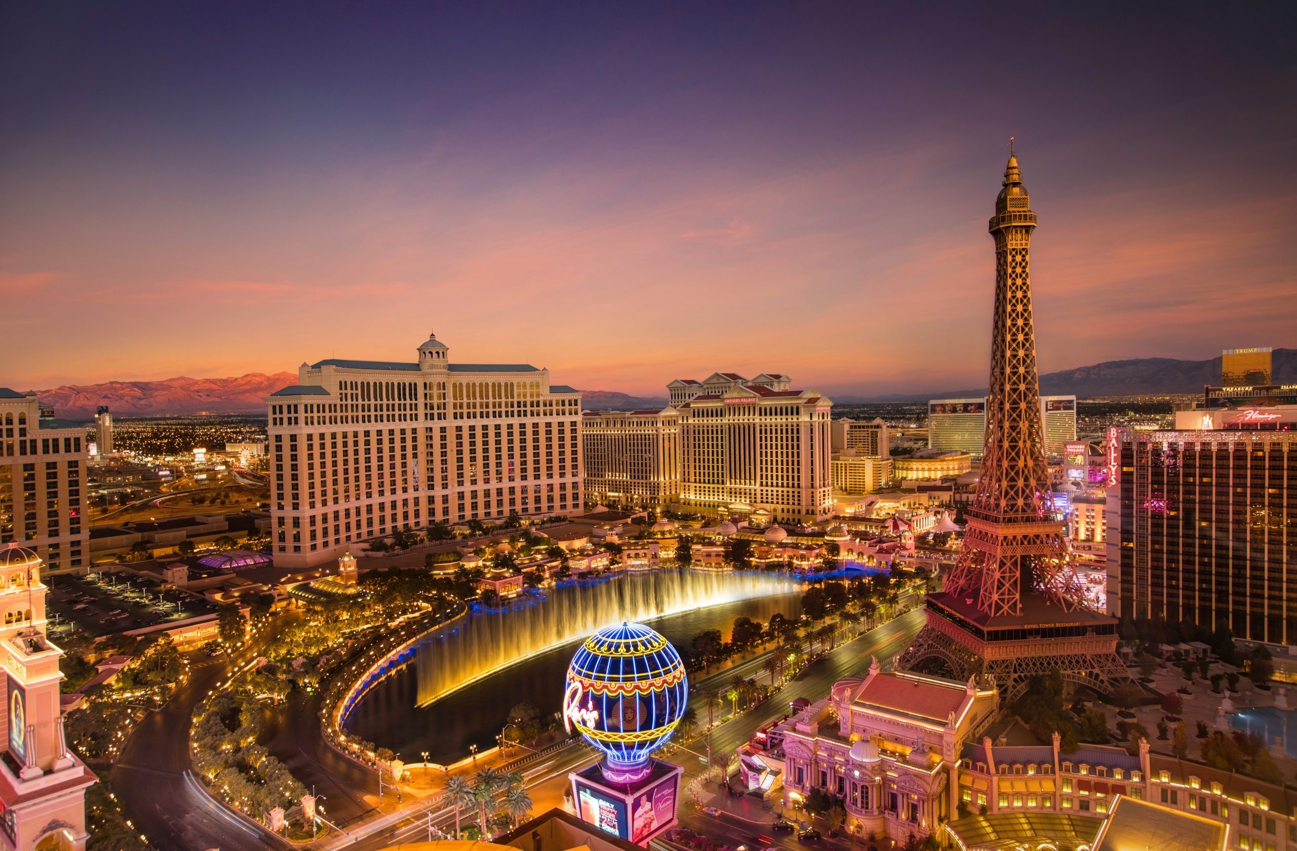 Las Vegas Skyline, Unbeatable city break, Affordable travel deals, Luxury hotels, 2560x1680 HD Desktop