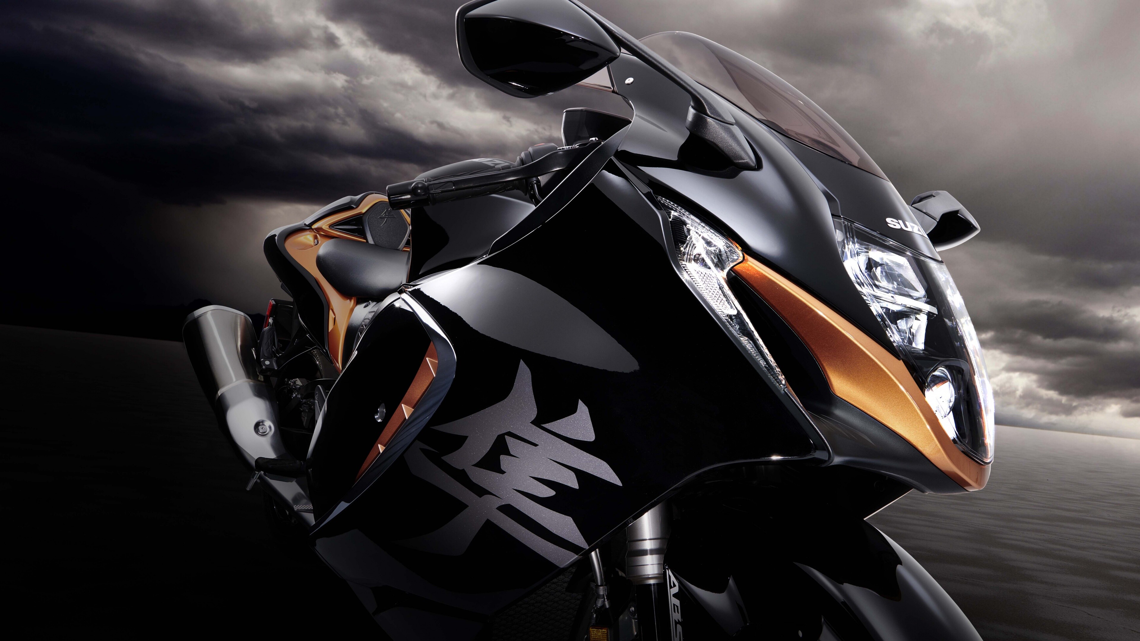 Suzuki Hayabusa: The world's fastest production motorcycle, with a top speed of 303 to 312 km/h. 3840x2160 4K Background.