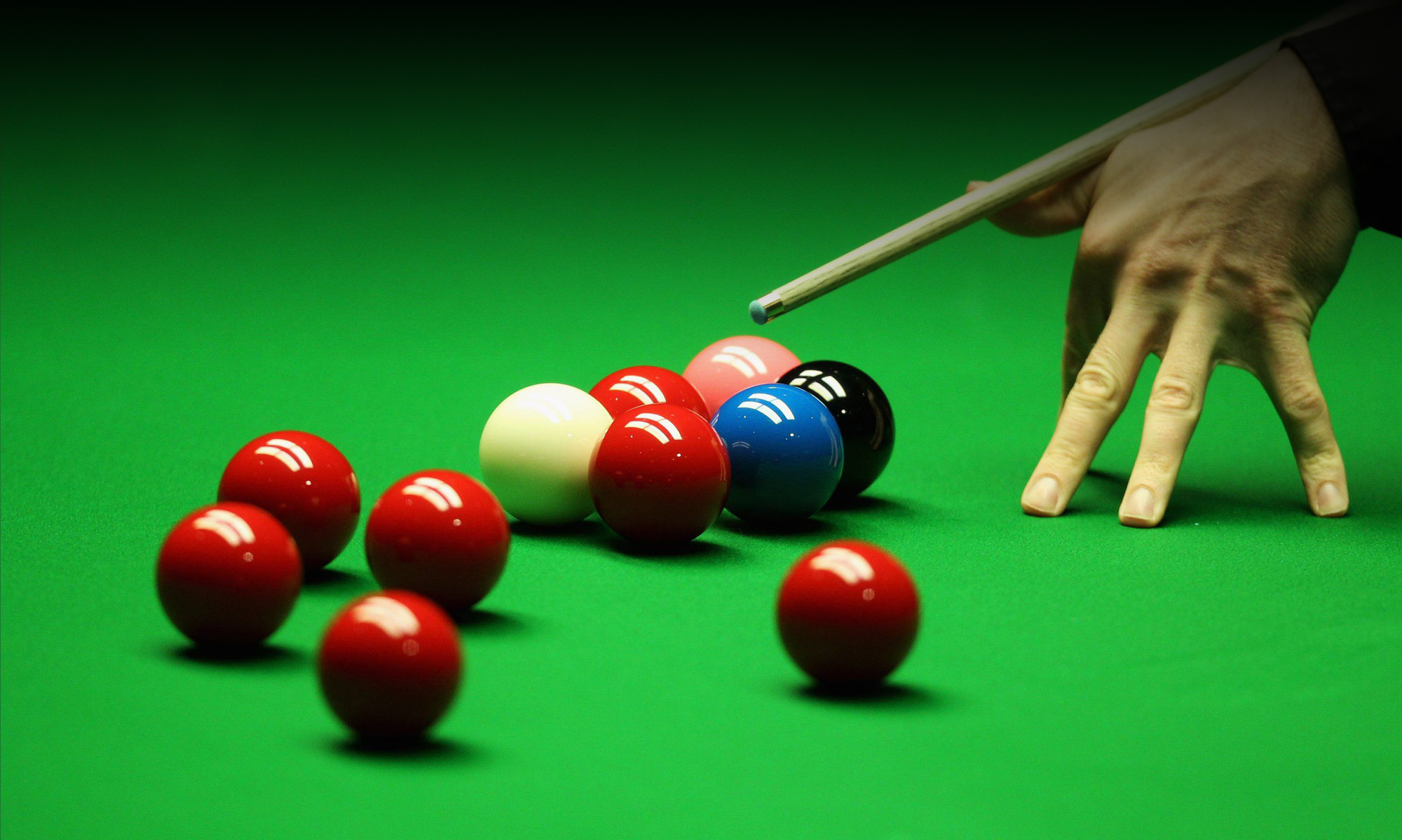 Snooker: Red object balls, color balls and a cue ball on the table - a moment before a break. 2000x1200 HD Wallpaper.