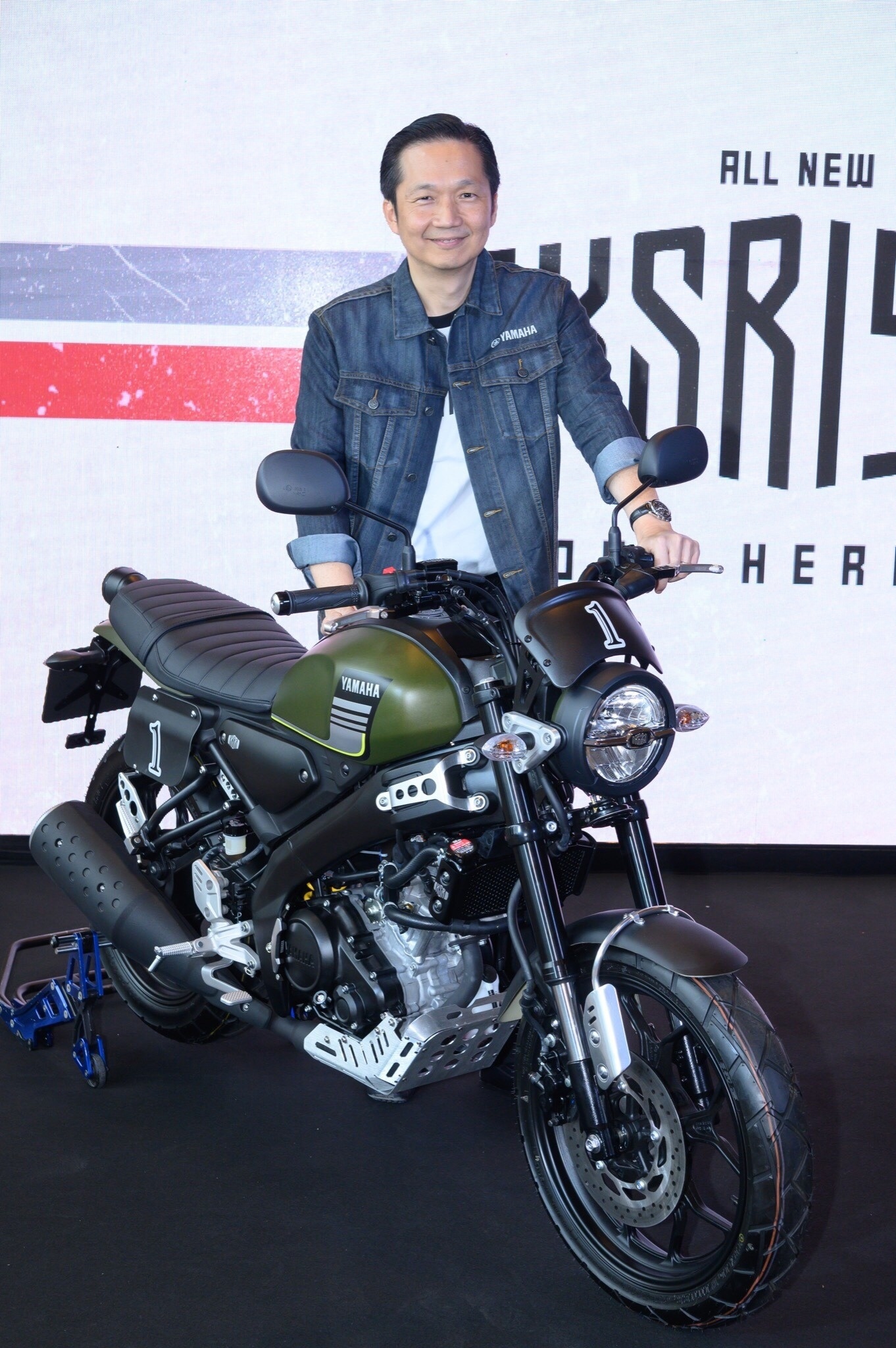 Yamaha XSR 155, Retro-inspired beauty, Thailand launch, Motorcycle perfection, 1370x2050 HD Phone