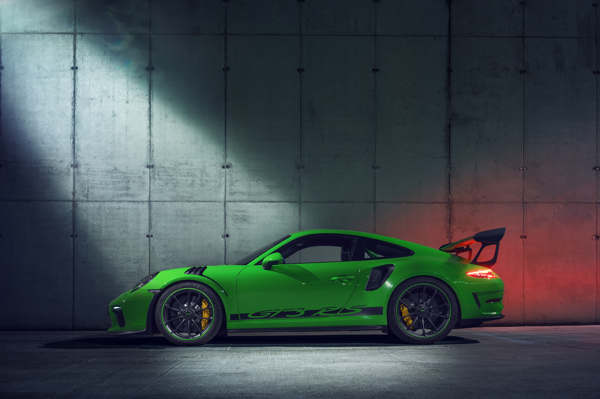2018 Porsche 911 GT3 RS, Side view, High-performance machine, Astonishing beauty, 2000x1340 HD Desktop