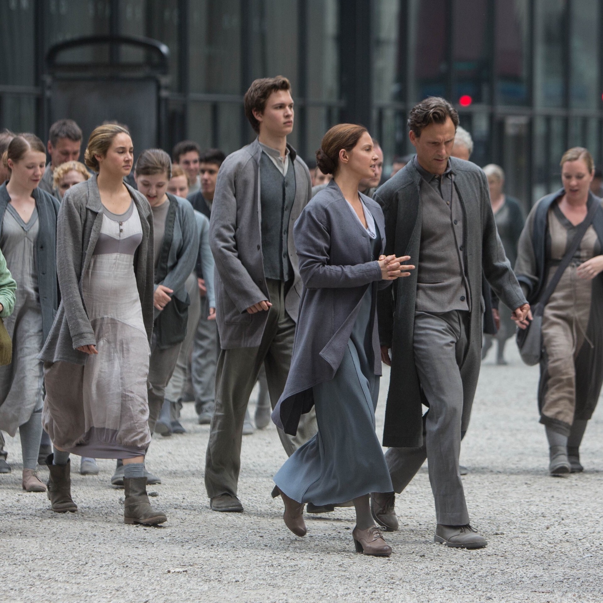 Divergent Candor movie, Powerful symbolism, Moral dilemmas, Finding one's purpose, 1920x1920 HD Phone