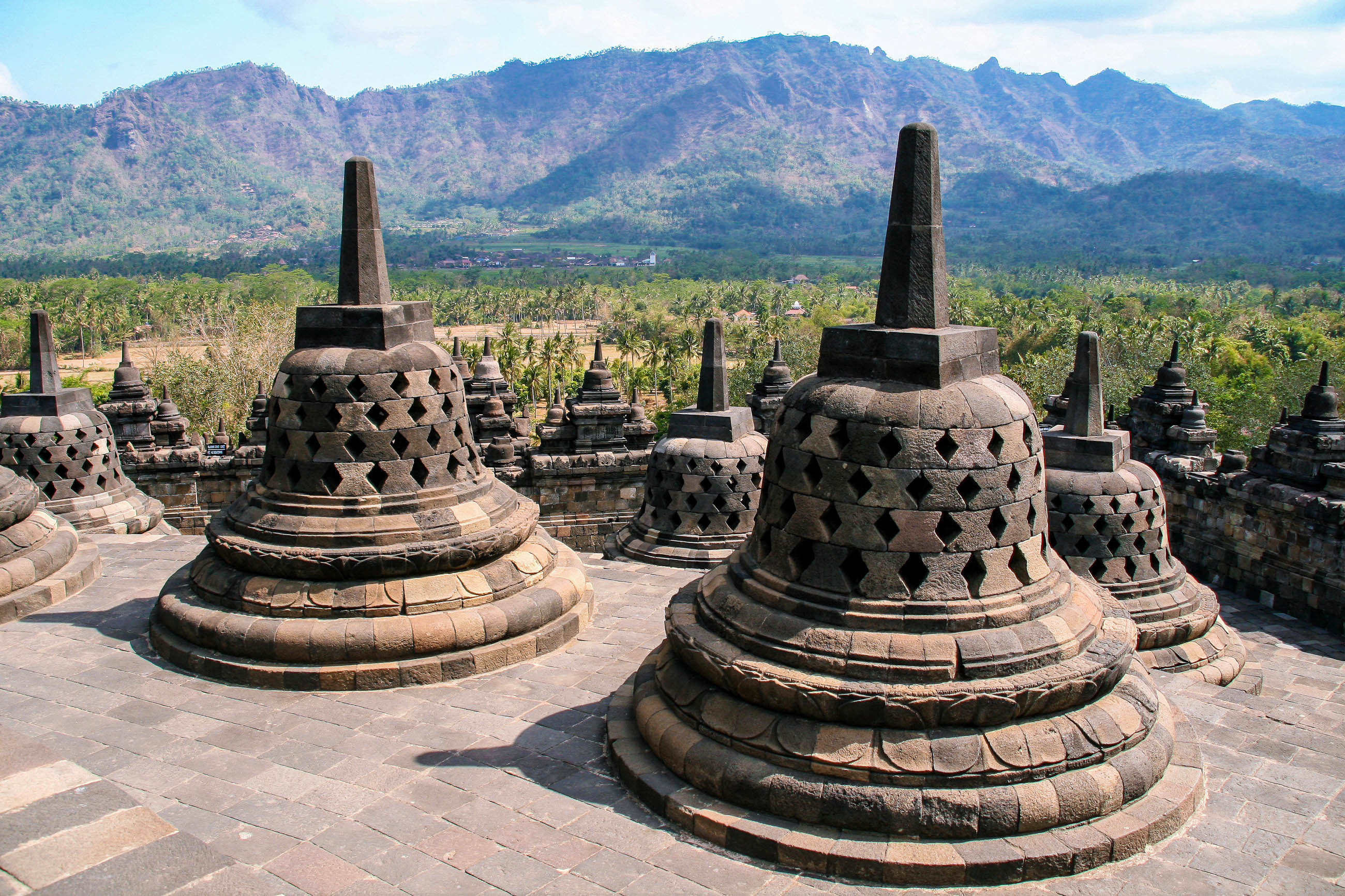 Borobudur on java, Java indonesia franks, Indonesia franks travelbox, Franks travelbox, 2600x1740 HD Desktop