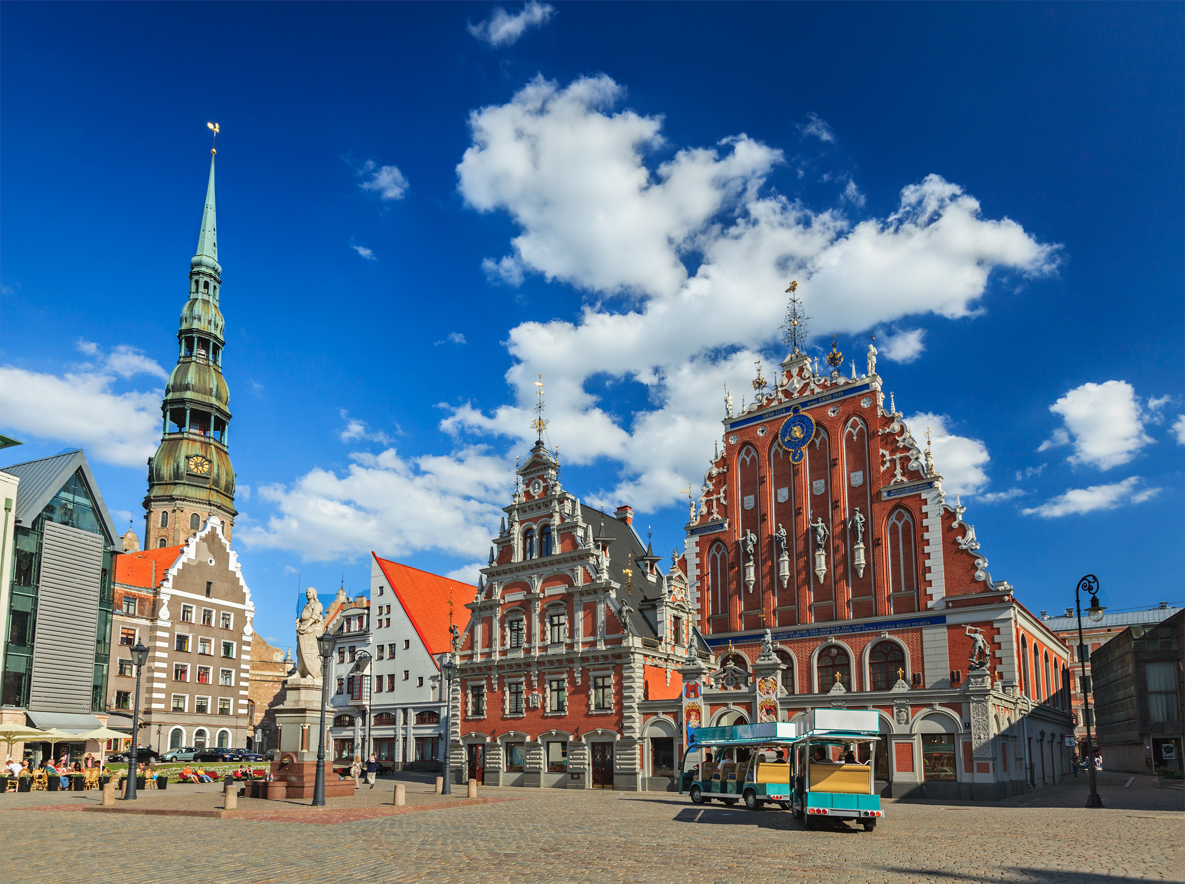 Riga, Vibrant Latvia, Artistic charm, Cultural hotspot, 2400x1800 HD Desktop