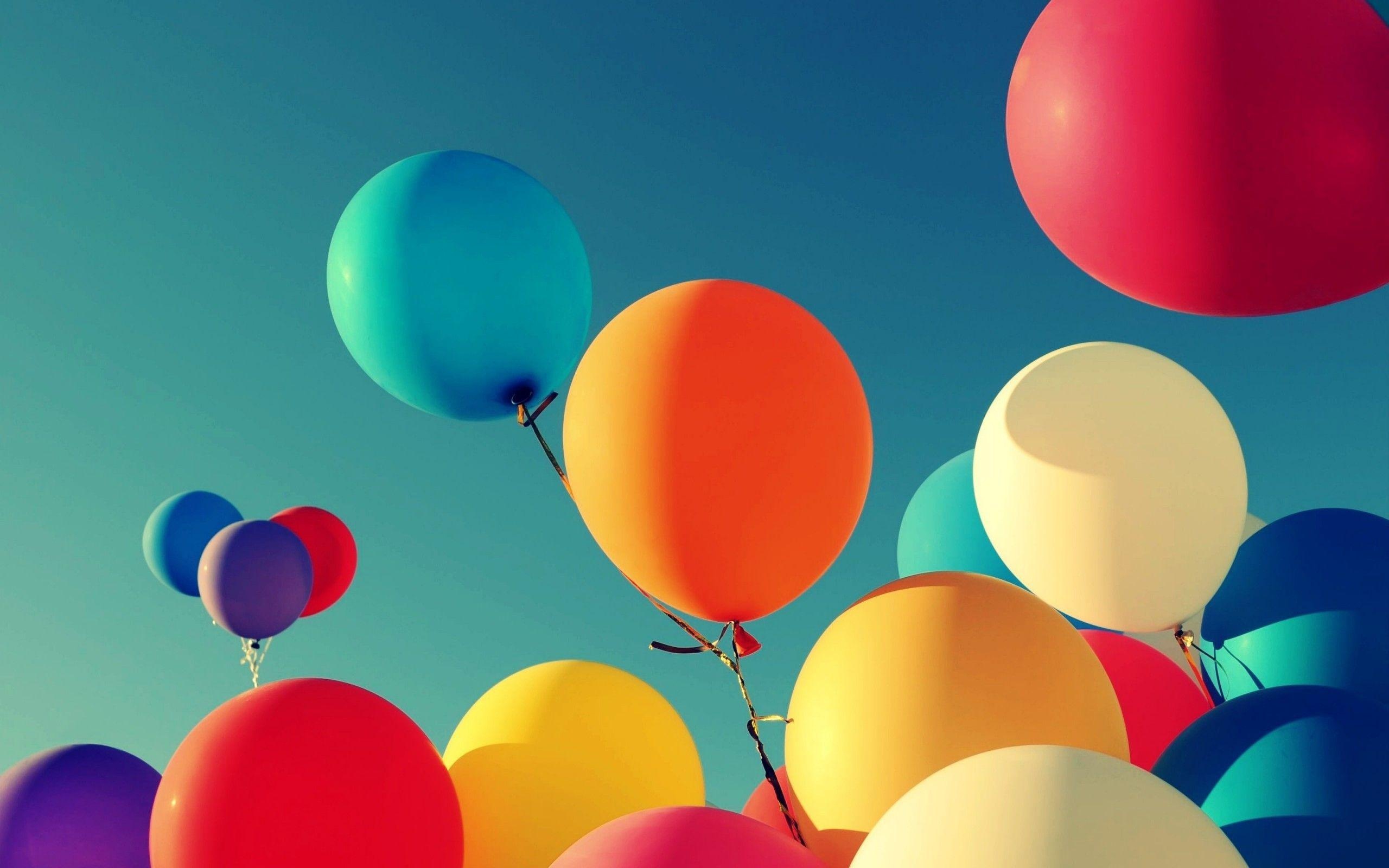 Cluster Ballooning: Balloons in the sky, Helium-inflated rubber balloons. 2560x1600 HD Wallpaper.