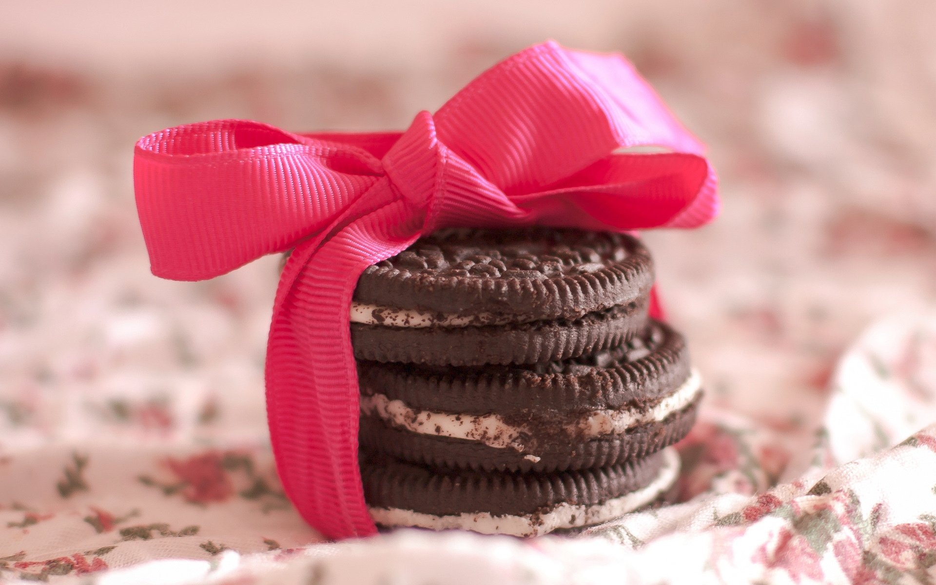 Oreo Cookies: Biscuit, Inspired by its predecessor, the Hydrox cookie. 1920x1200 HD Wallpaper.