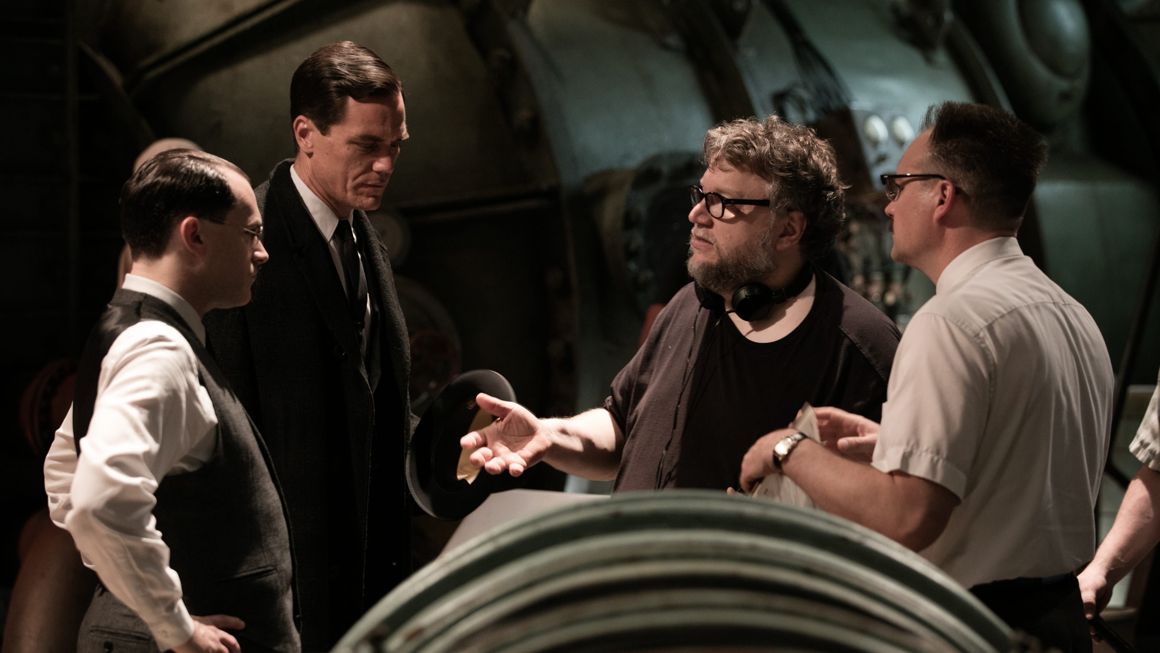 Guillermo del Toro, Heart pin, Emotional, Love, 3840x2160 4K Desktop
