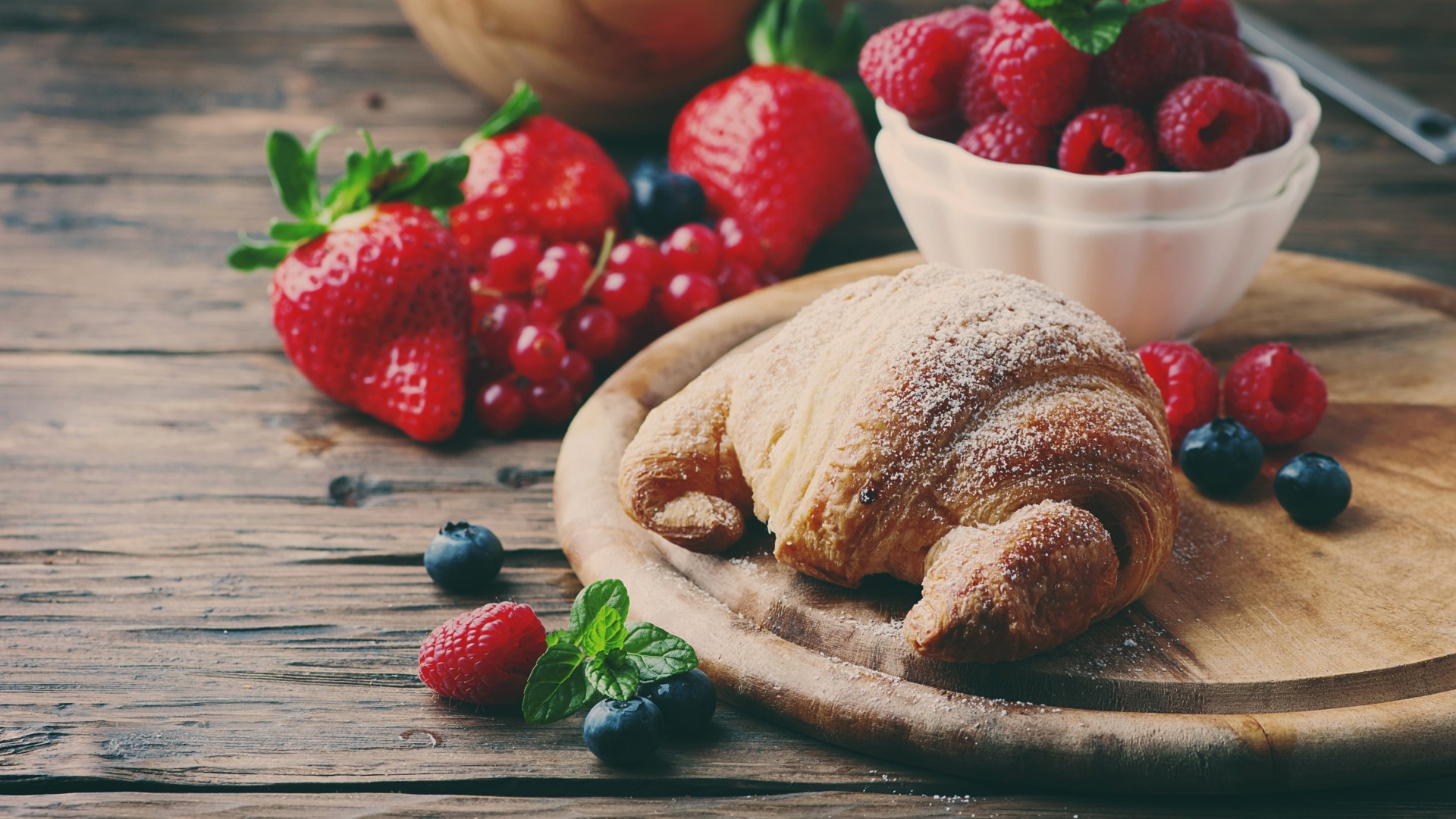 Croissant: Raspberries, Enjoyed as a simple breakfast pastry. 1920x1080 Full HD Wallpaper.