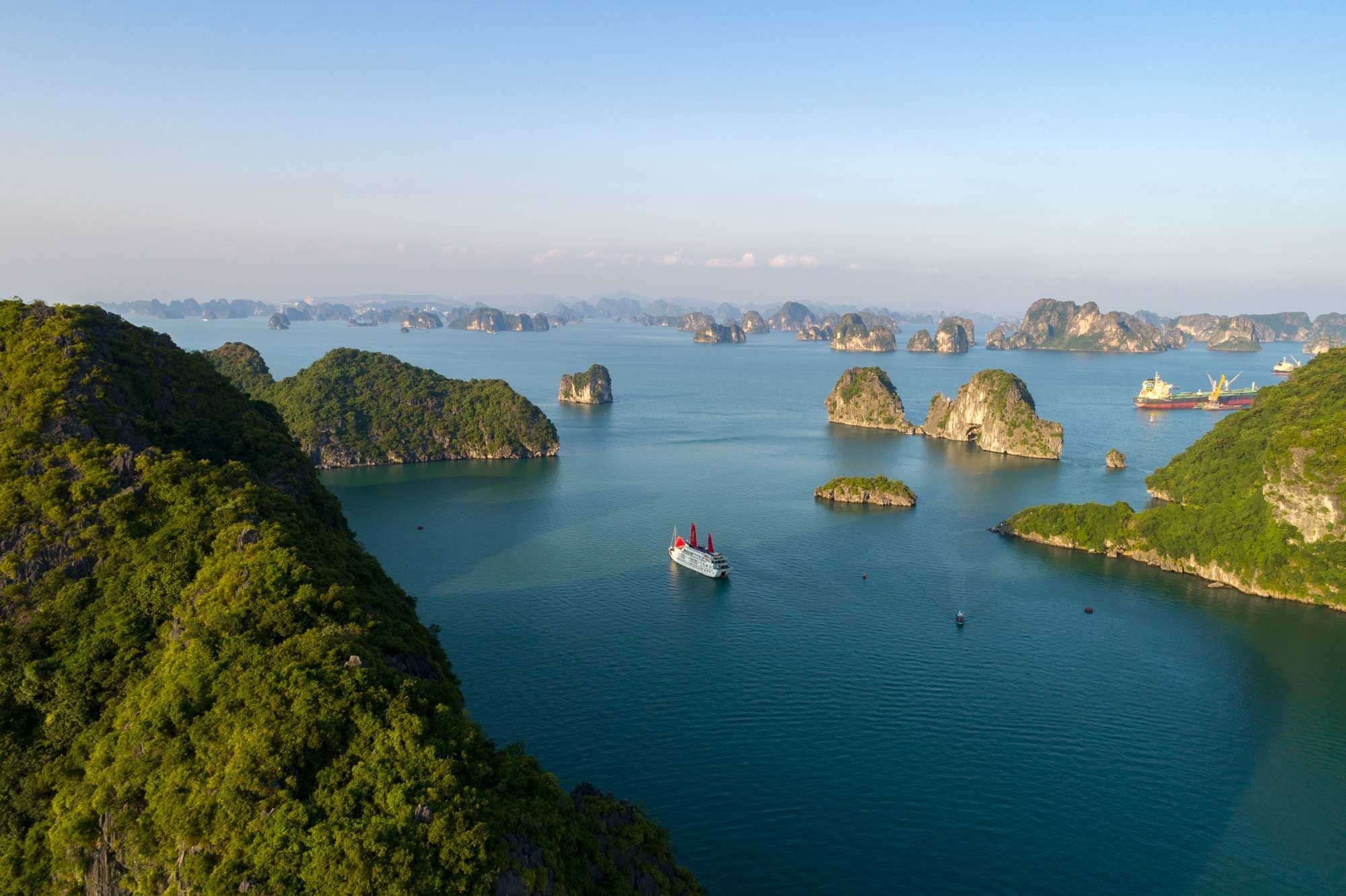 Halong Bay, Syrena cruise, 5-star luxury, Vietnamese adventure, 2000x1340 HD Desktop