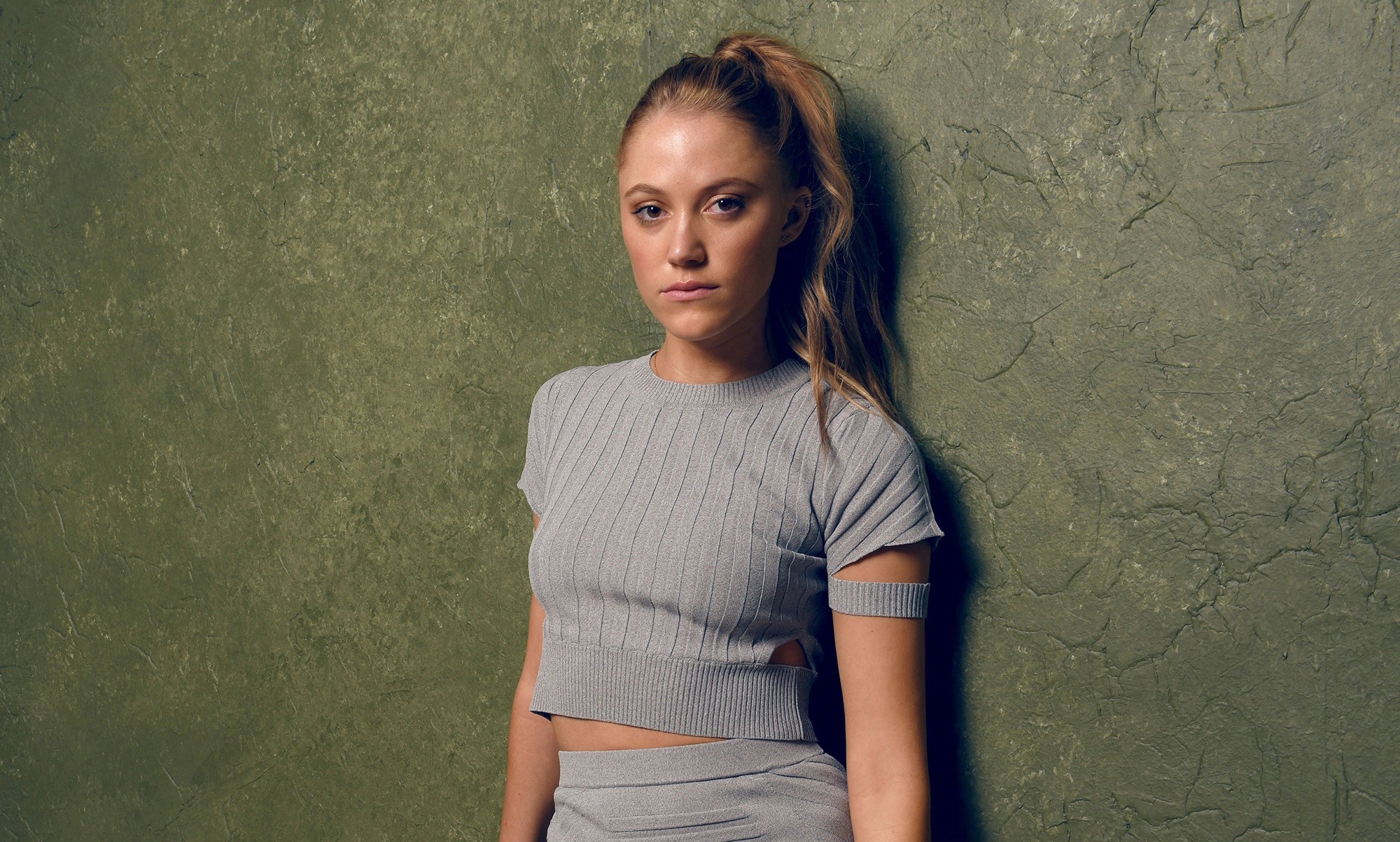 Maika Monroe: American Star's Fashion, Daughter of sign language interpreter Dixie and construction worker Jack Buckley. 2000x1210 HD Wallpaper.