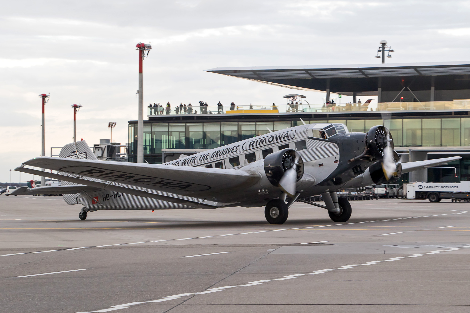 Pre-Christmas Flight with the Junkers Ju-52 2000x1340
