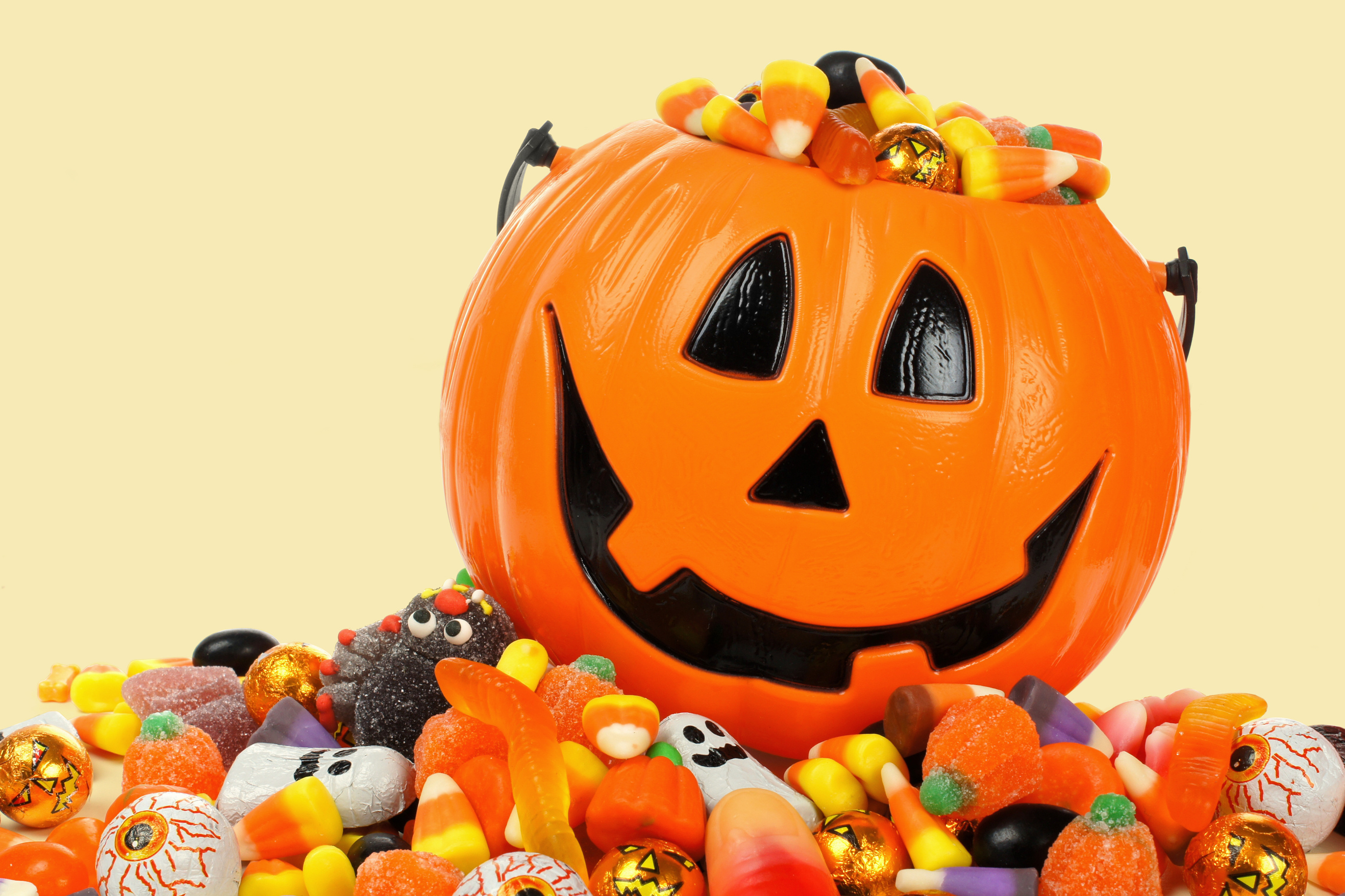 Halloween Candy, Increased sales, Candy demand, Halloween season, 2750x1830 HD Desktop