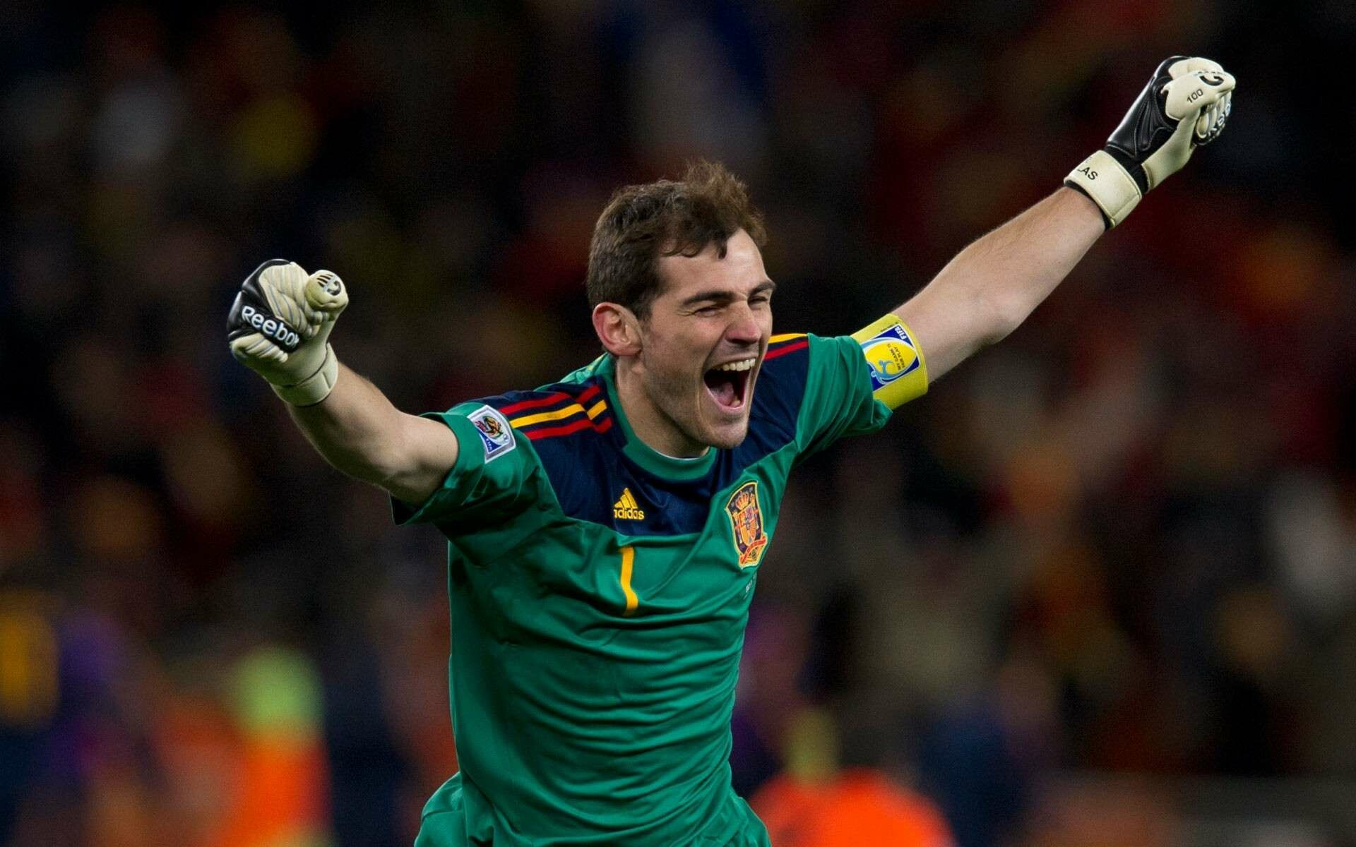 Iker Casillas: The youngest goalkeeper to play in and win a UEFA Champions League final, 2000. 1920x1200 HD Background.