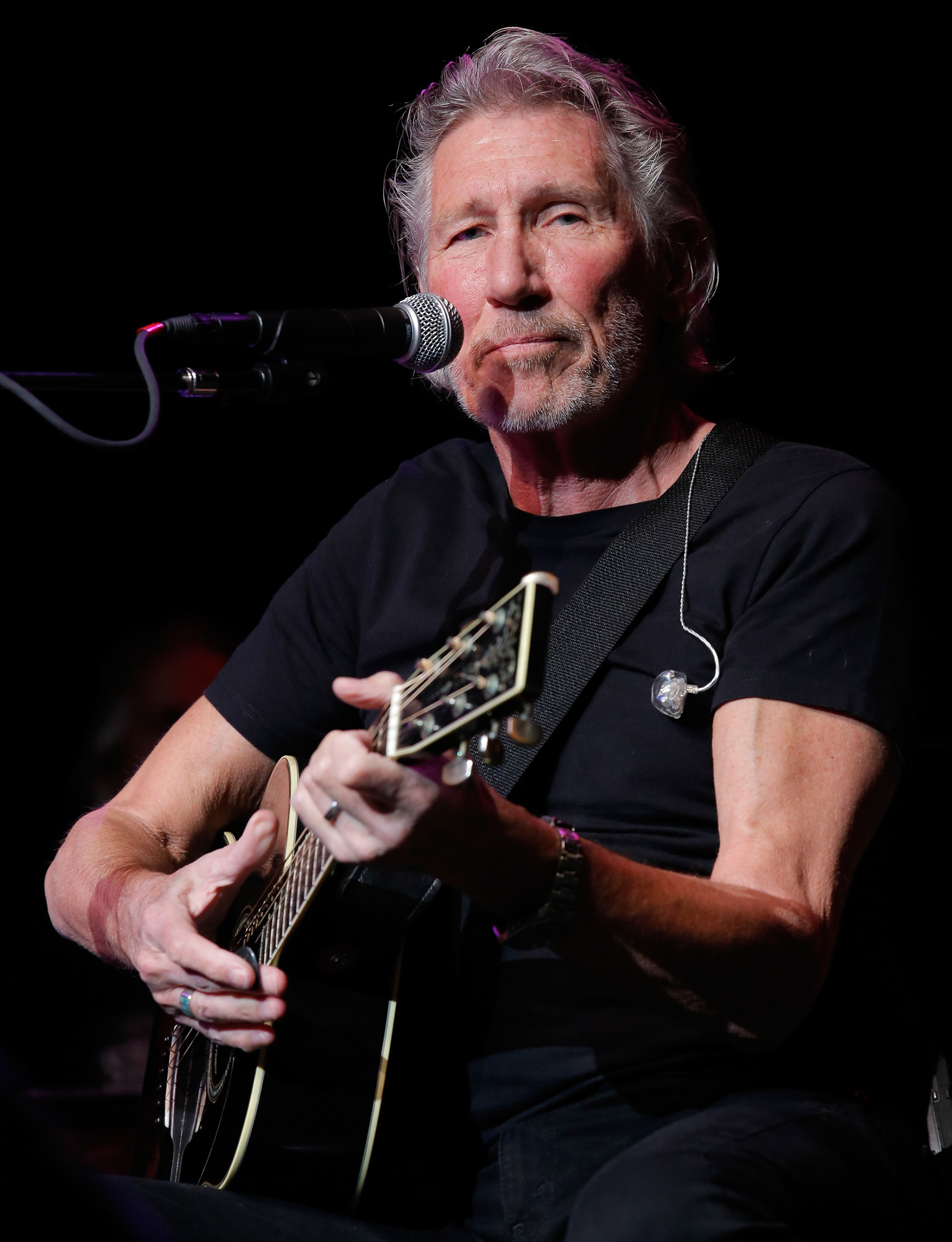 Roger Waters says he's 'far more important' than Drake, The Weeknd 2000x2610