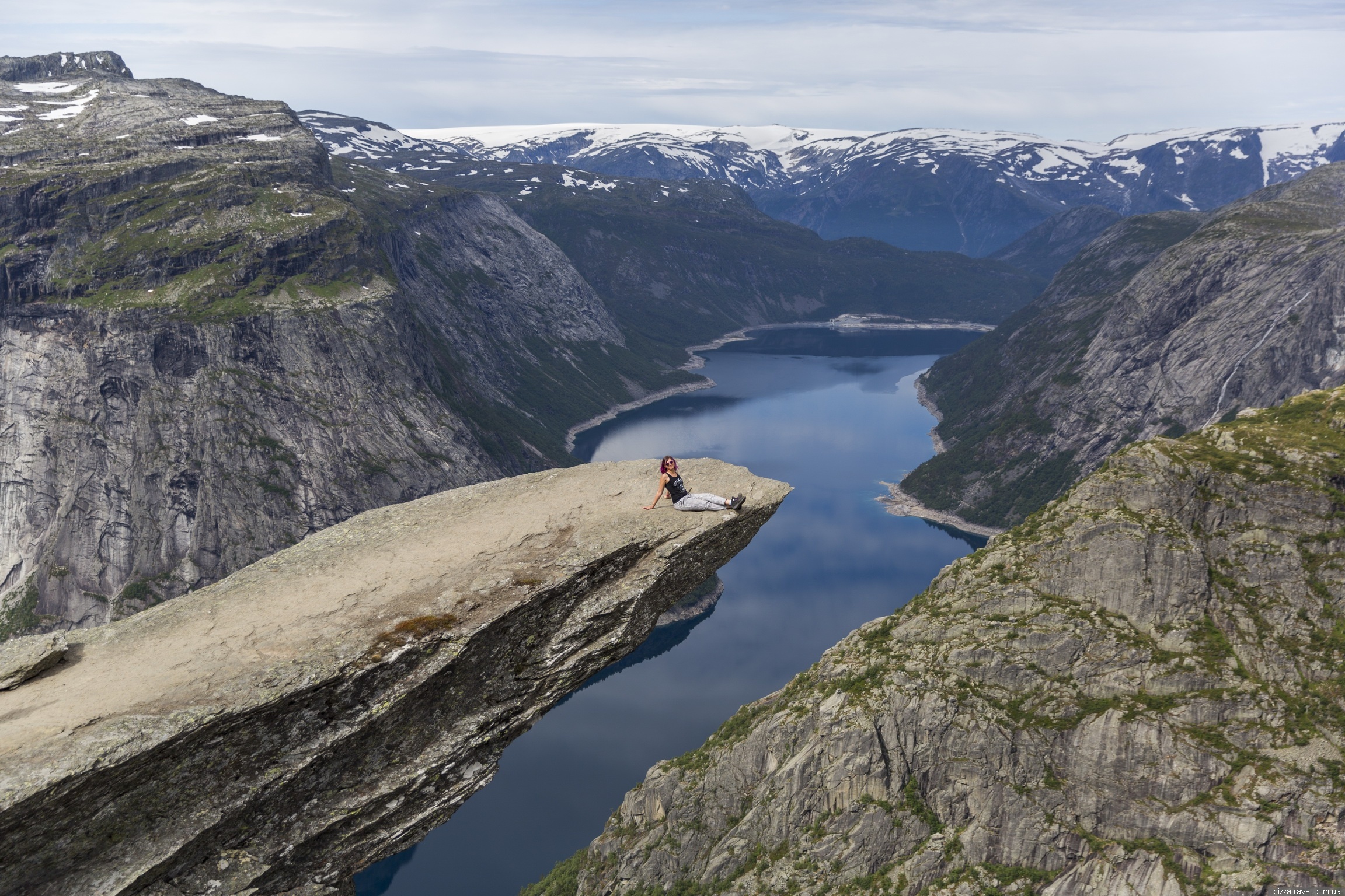 Troll tongue wonder, Trolltunga in Norway, Blog about hidden places, Norwegian adventures, 2310x1540 HD Desktop