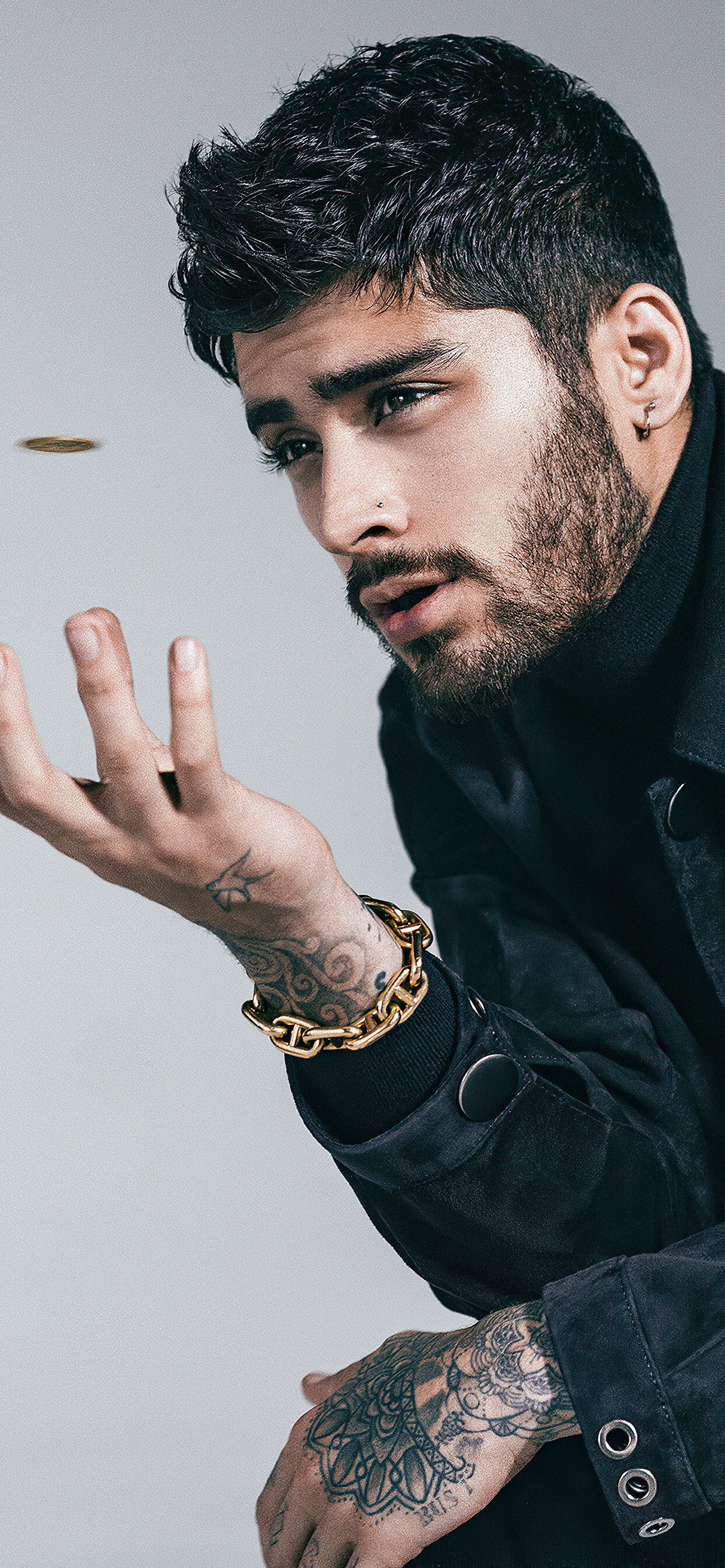 Zayn Malik: A song, "Entertainer", was released as the second single on 23 May 2018. 1250x2690 HD Background.