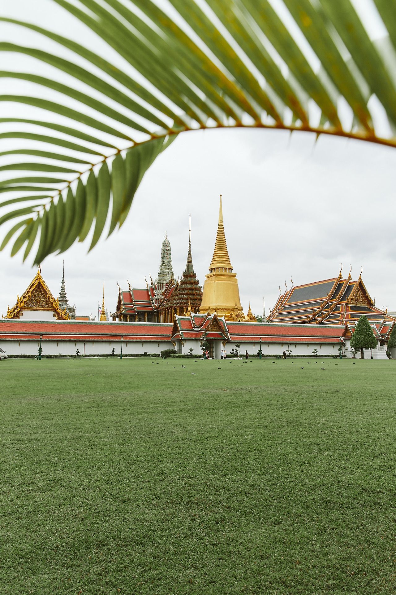 The Grand Palace, Majestic architecture, Vibrant Bangkok, Thailand's gem, 1280x1920 HD Handy