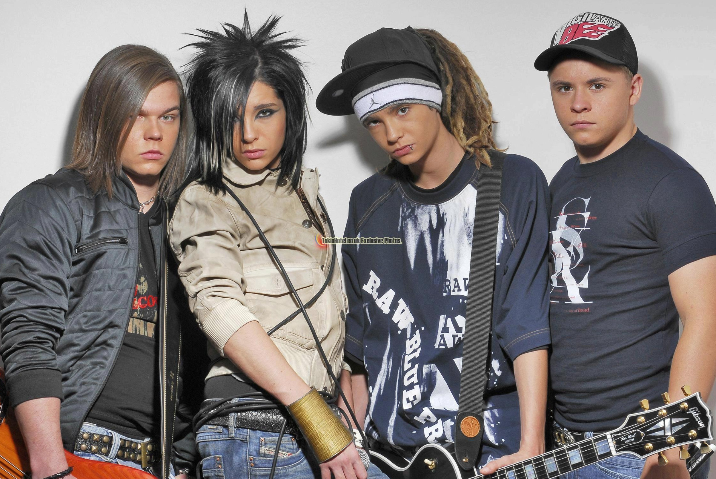 Tokio Hotel: The second German-language album, Zimmer 483. 2500x1680 HD Background.