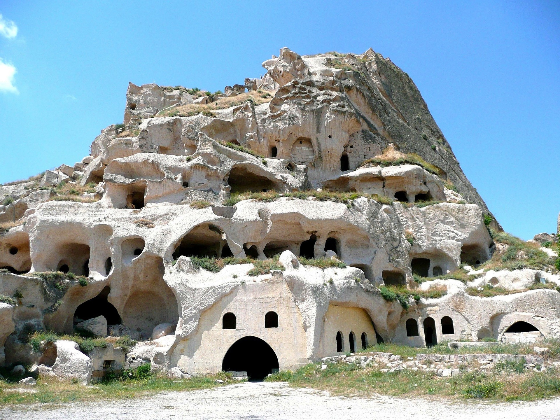 Goreme National Park, Explore Cappadocia, Natural wonders, Fairy chimneys, 1920x1440 HD Desktop