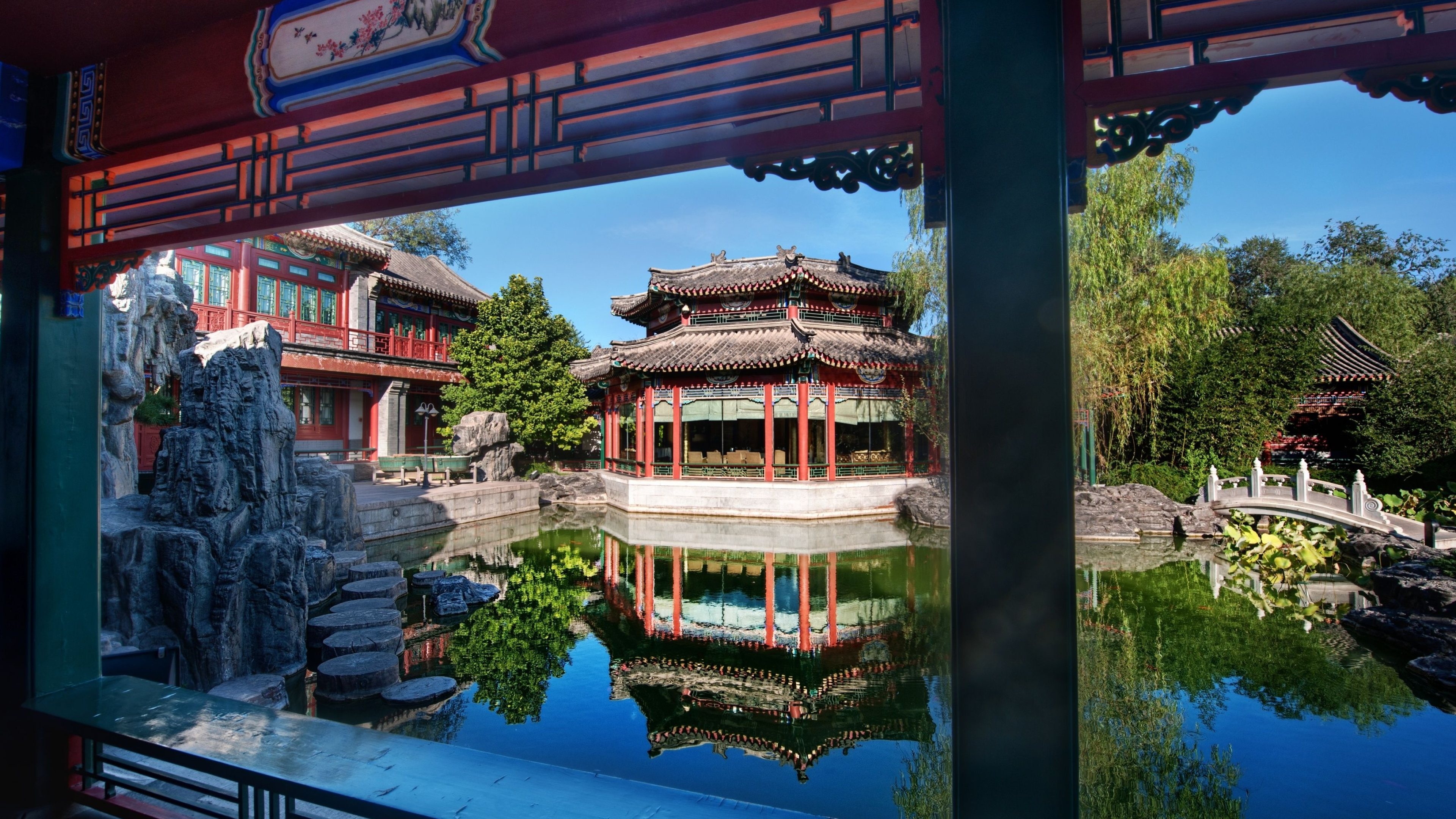 Forbidden City, Vibrant fireworks, Illuminated night, Spectacular display, 3840x2160 4K Desktop