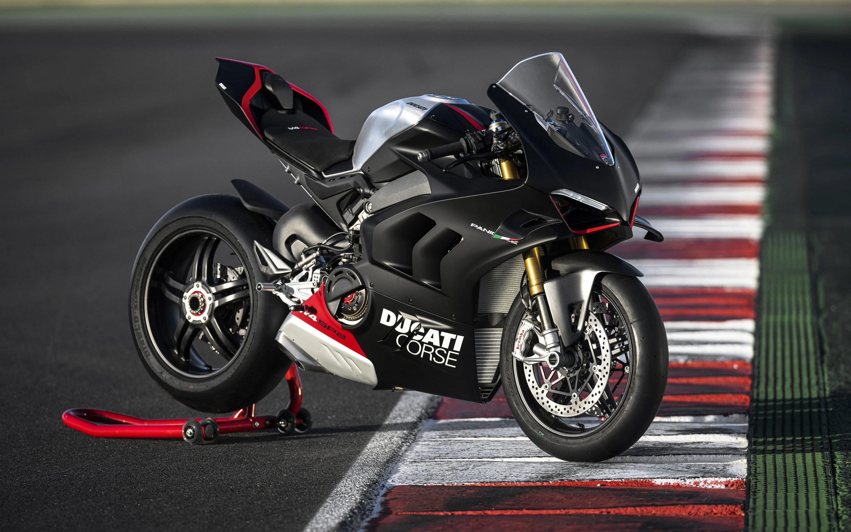 Ducati Panigale V4, 4K wallpaper, Sports bikes, Race track, 2880x1800 HD Desktop