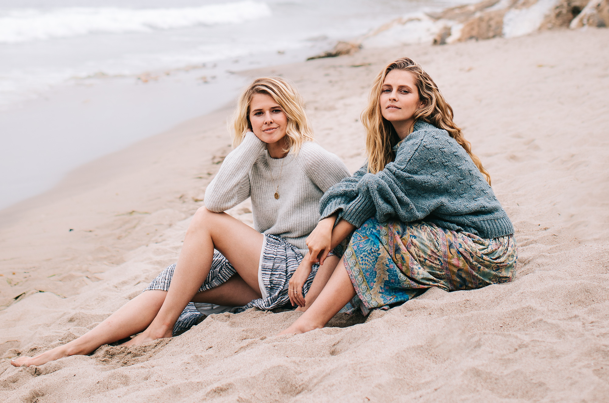 Teresa Palmer: Co-authored the book Zen Mamas: Finding Your Path Through Pregnancy, Birth and Beyond, with Sarah Wright Olsen, in 2021. 2000x1330 HD Wallpaper.