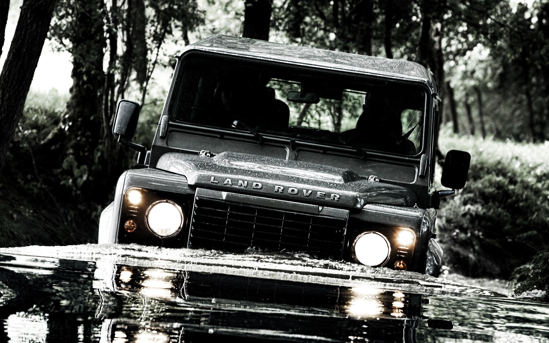 Land Rover: British manufacturer, became a subsidiary of Tata Motors on 2 June 2008. 1920x1200 HD Wallpaper.
