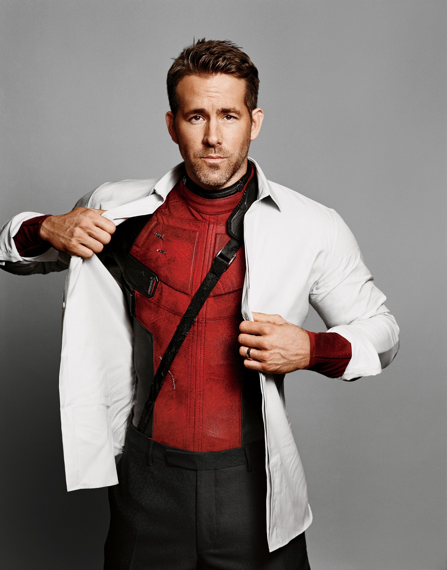 Ryan Reynolds: Had a supporting role as Jay "Boom" DeBoom in the third season of The X-Files. 1570x2000 HD Wallpaper.
