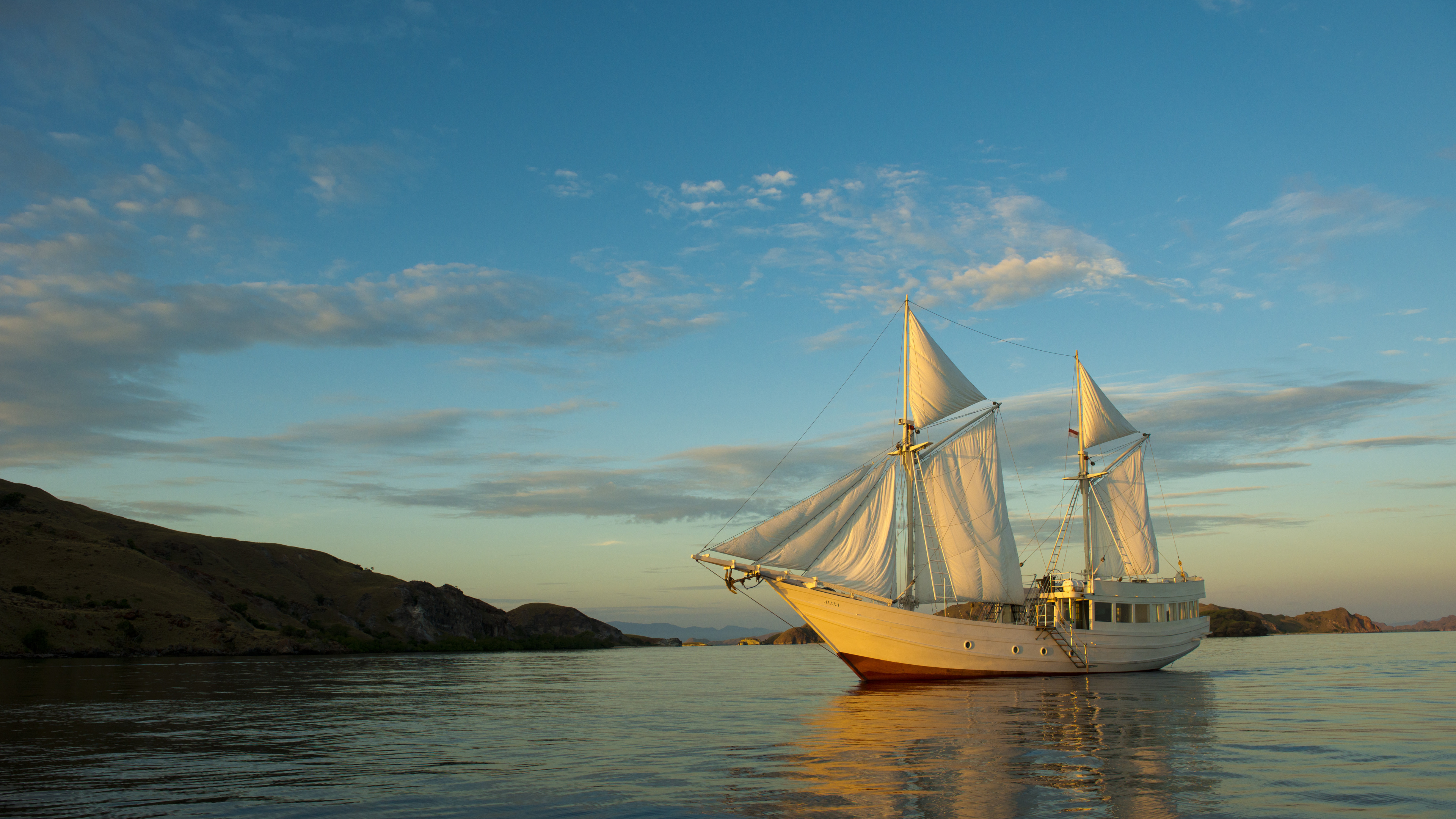 Schooner: Yacht, A type of sailing-vessel defined by its rig. 3840x2160 4K Background.