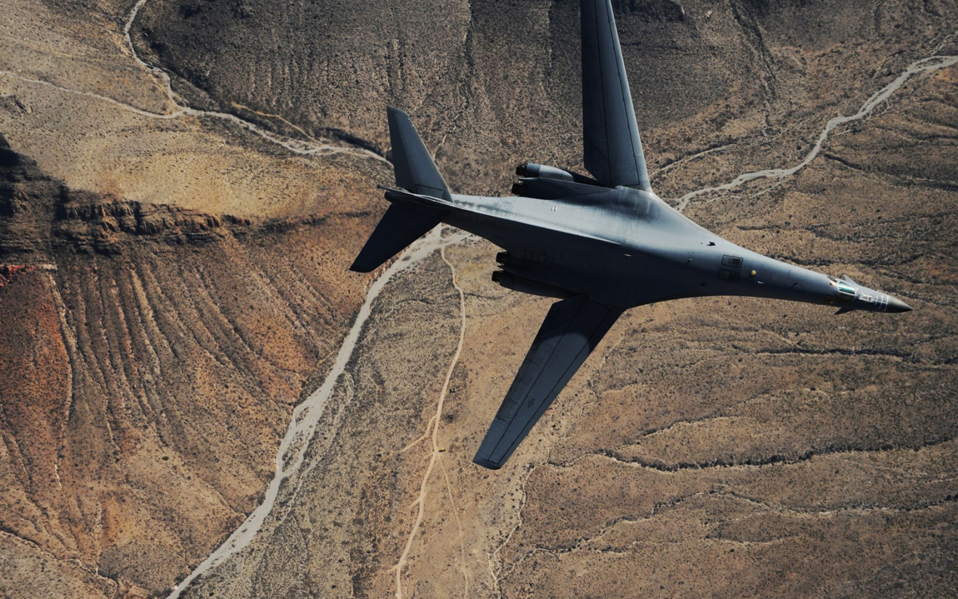 Rockwell B-1 Lancer, Powerful bomber, Captivating wallpapers, Airborne beauty, 1920x1200 HD Desktop