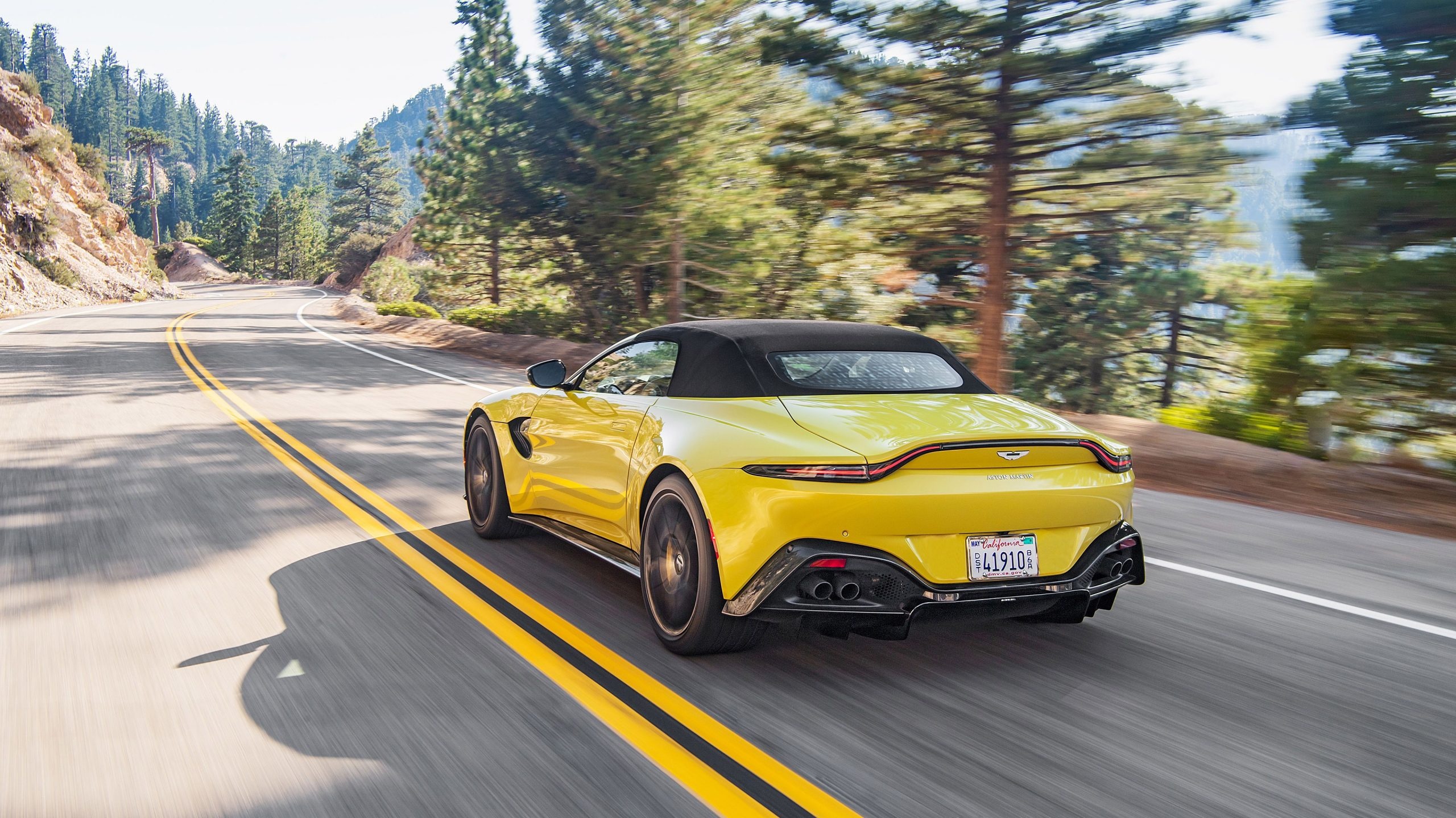 Aston Vantage Roadster, Exhilarating power, Unforgettable driving experience, Aston Martin performance, 2560x1440 HD Desktop