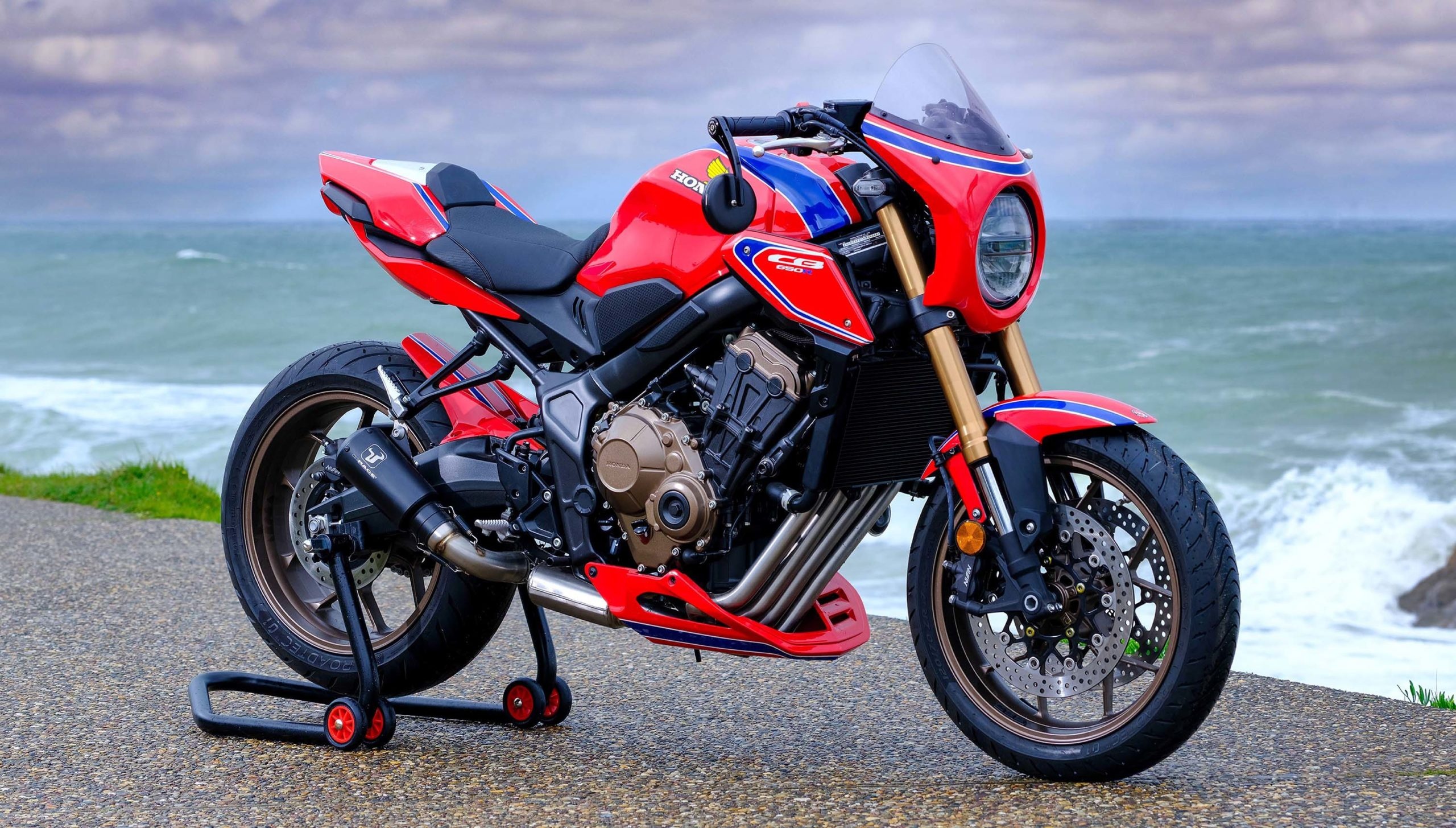 Honda CB650R, Customized motorcycles, European craftsmanship, Asphalt & Rubber, 2560x1460 HD Desktop