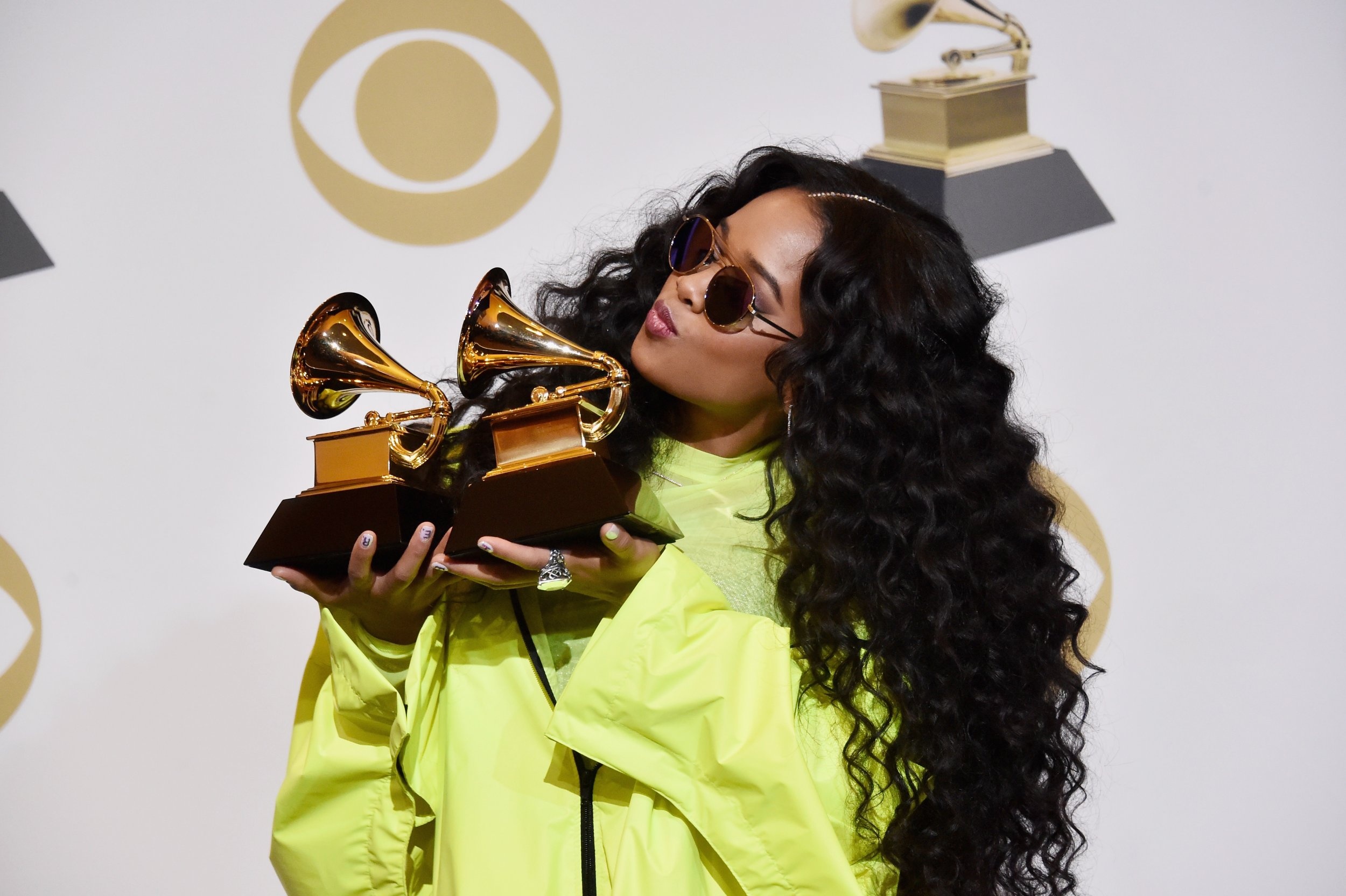 H.E.R., Aka Gabi Wilson, R&B Grammy winner, Album of the year, 2500x1670 HD Desktop