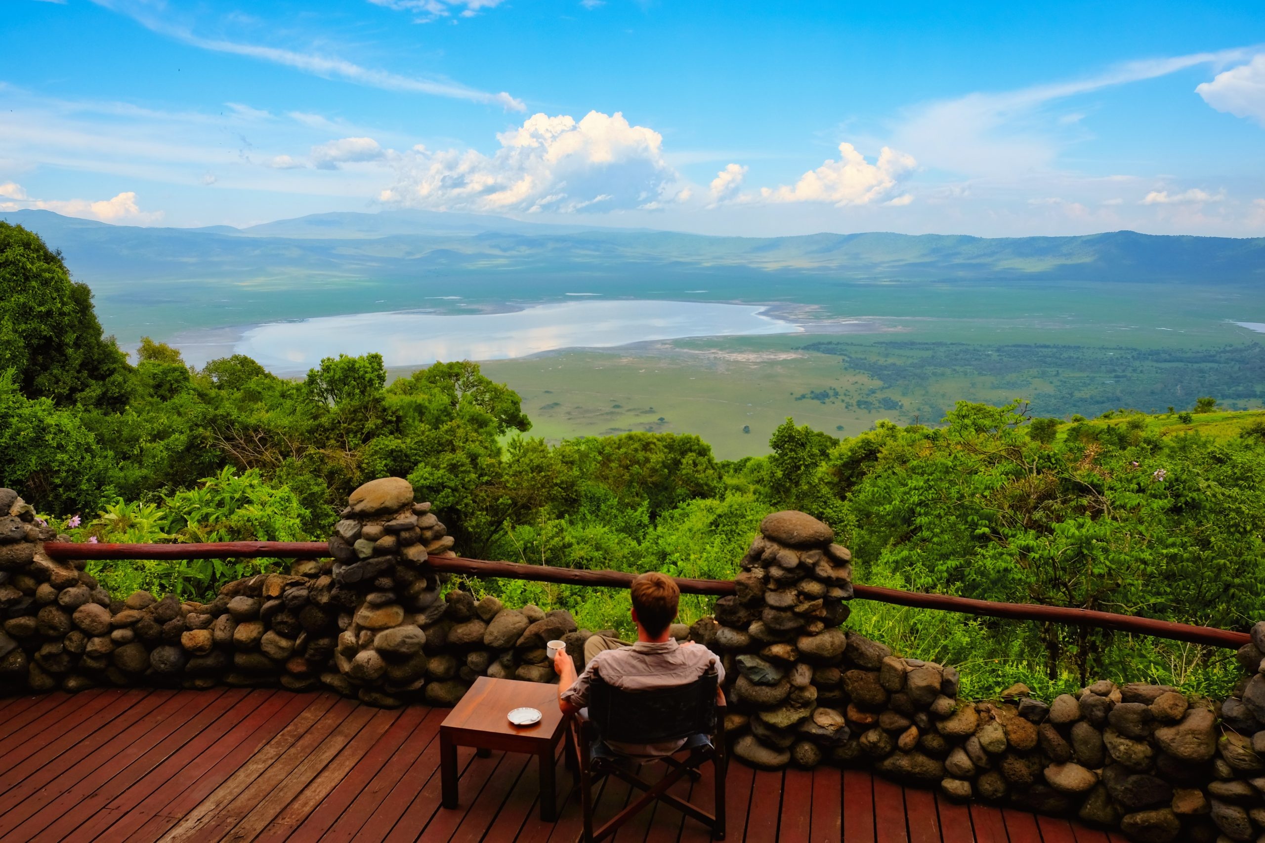 Safari guide, Ngorongoro Crater, Tanzania, Lost on Safari, 2560x1710 HD Desktop