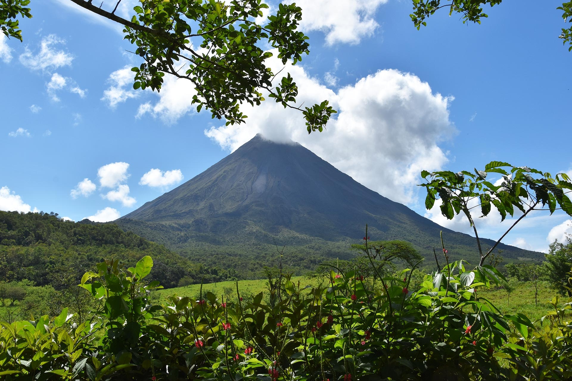 Arenal Volcano, Costa Rica, Volcn Arenal, La Fortuna, 1920x1280 HD Desktop