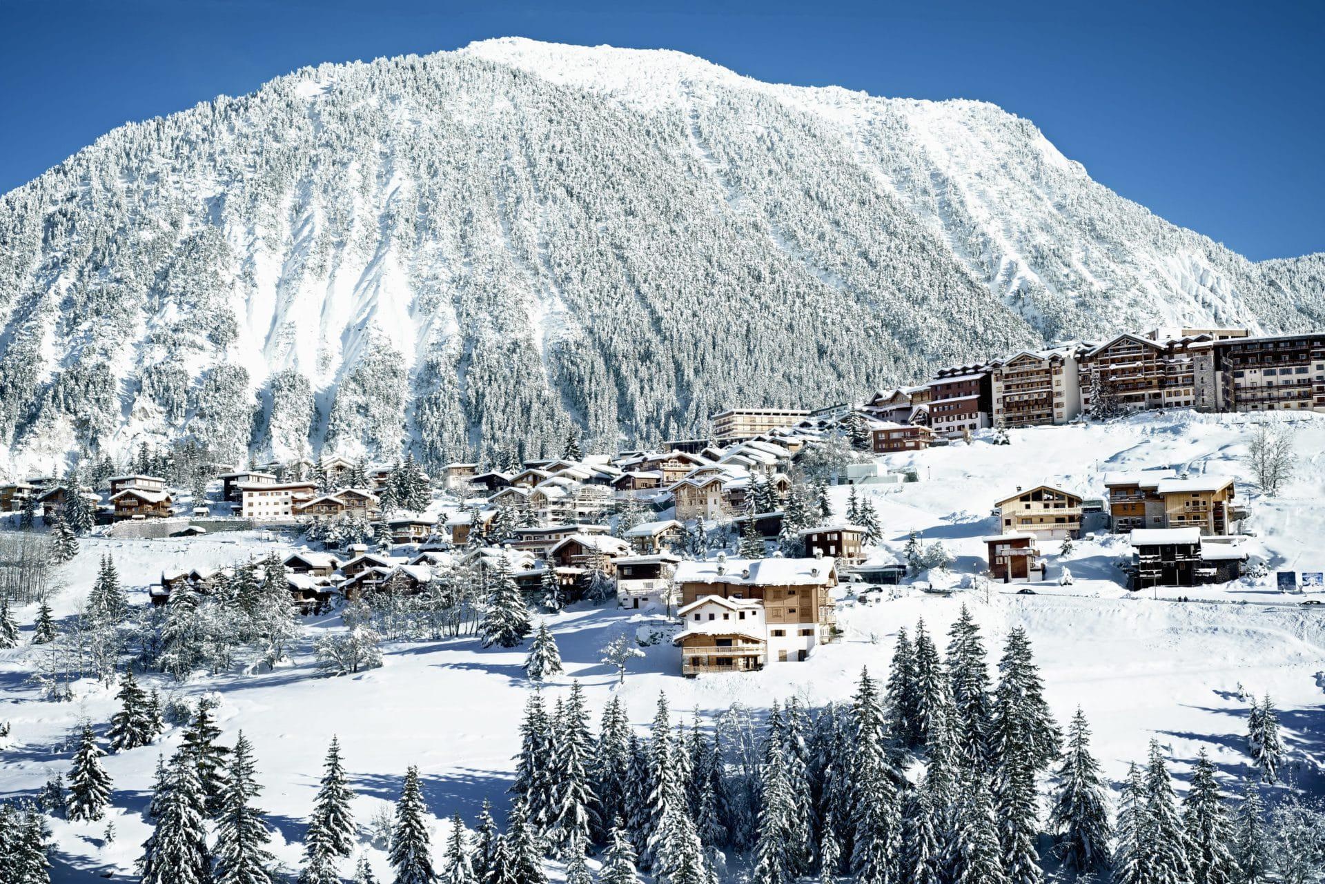 Courchevel resort guide, Best bars and restaurants, Three Valleys ski area, Alpine pistes, 1920x1290 HD Desktop