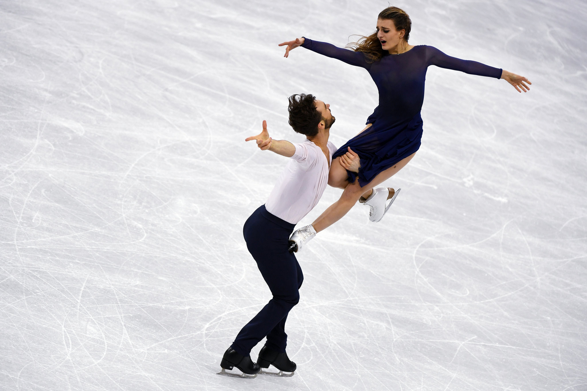 Pair Skating: French Olympic ice dancers, Gabriella Papadakis and Guillaume Cizeron. 2050x1370 HD Wallpaper.