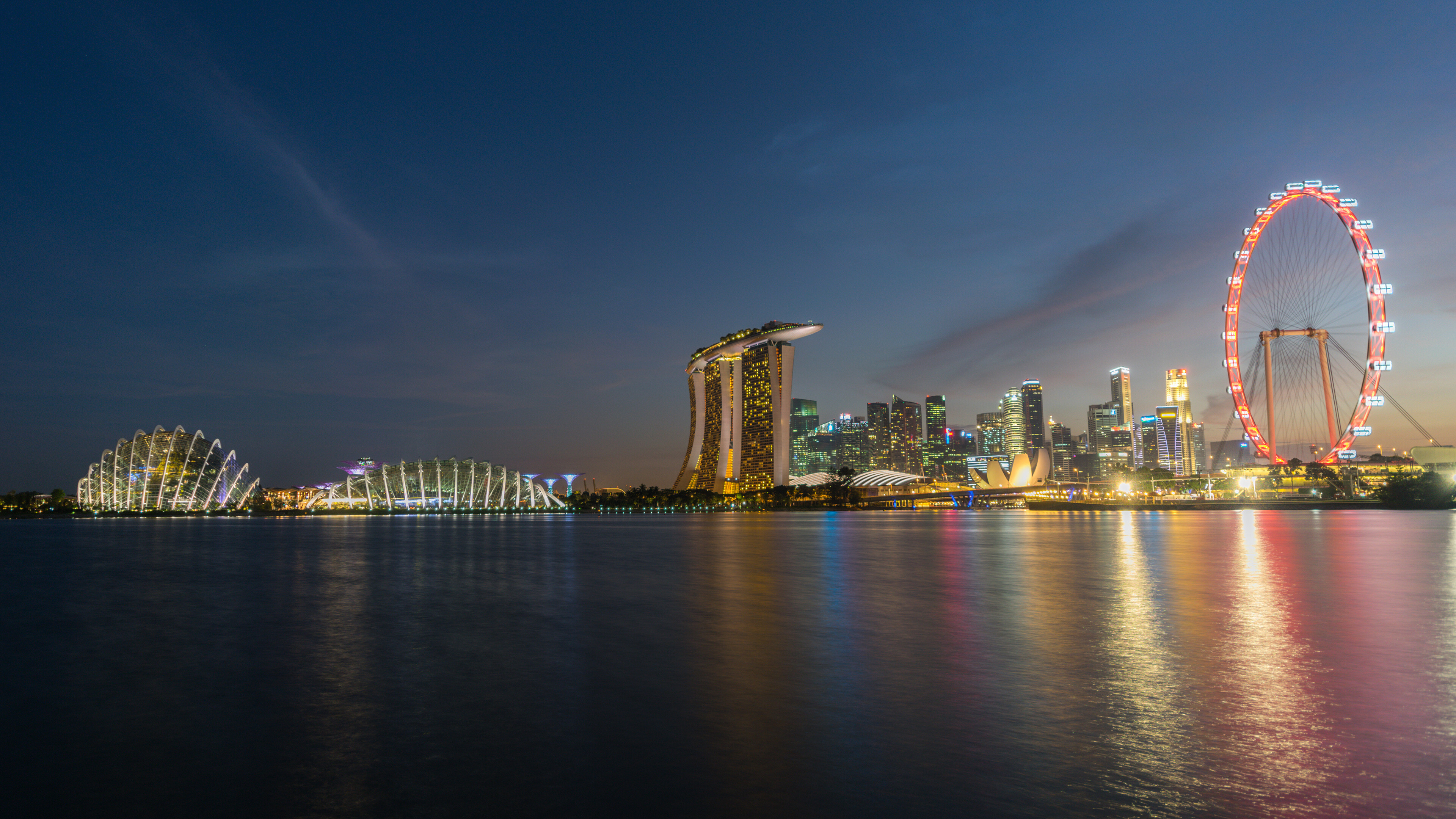 Singapore: Marina Bay Sands, The complex includes three towers topped by the Sands Skypark. 3840x2160 4K Wallpaper.