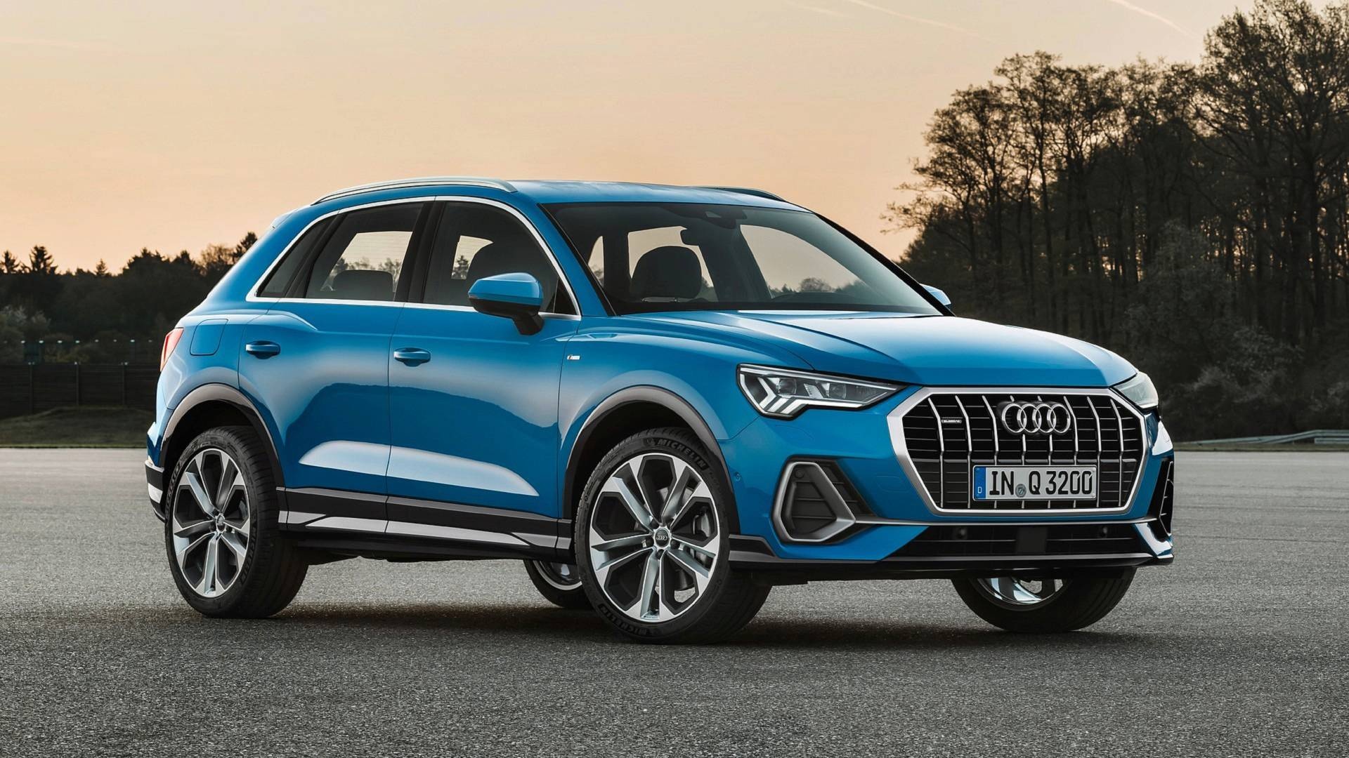 Audi Q3, Five available engines, High-performance SUV, Updated model, 1920x1080 Full HD Desktop
