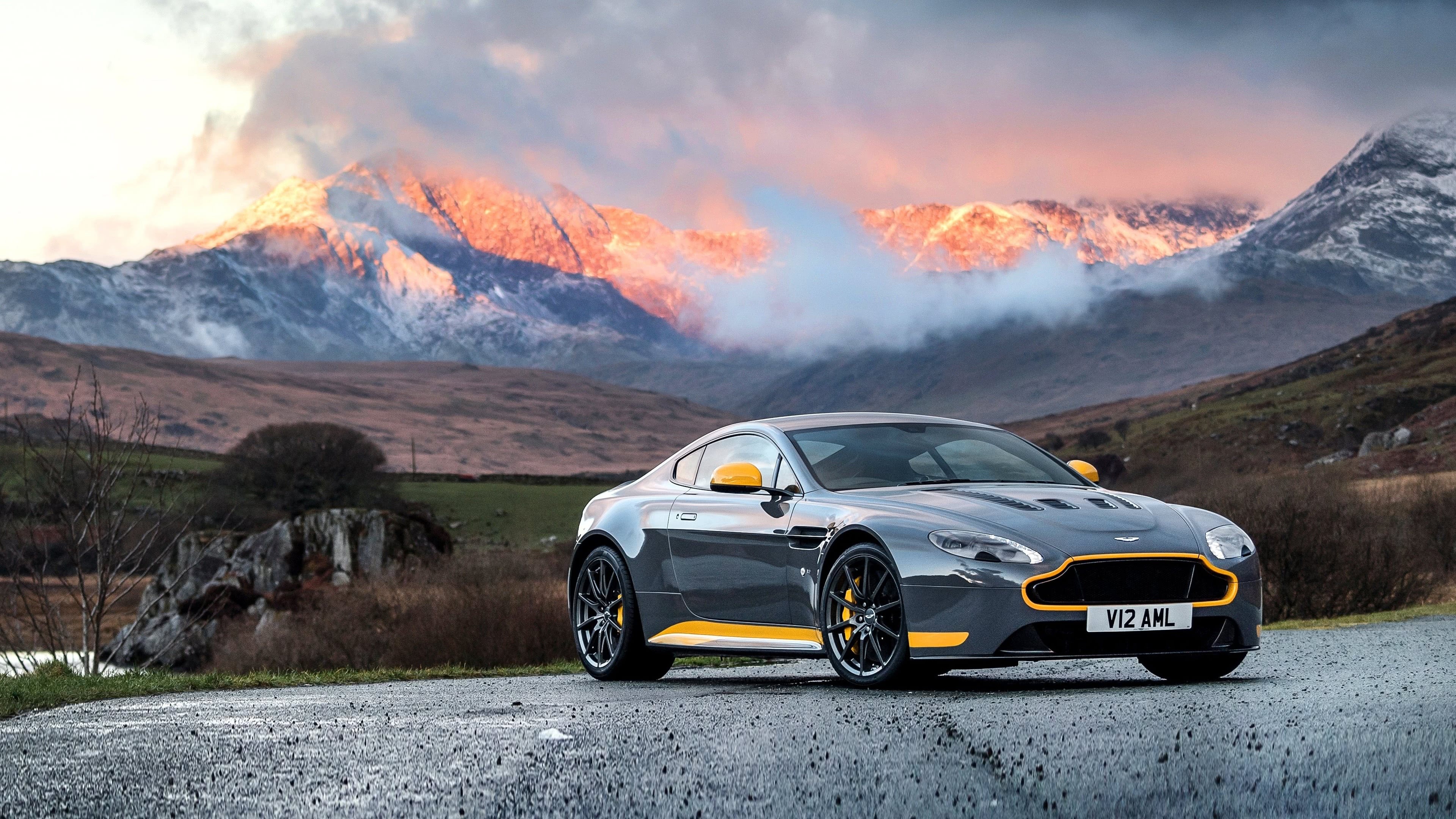 Aston Martin Vantage, Exclusive GT car, Uncompromising performance, Captivating design, 3840x2160 4K Desktop