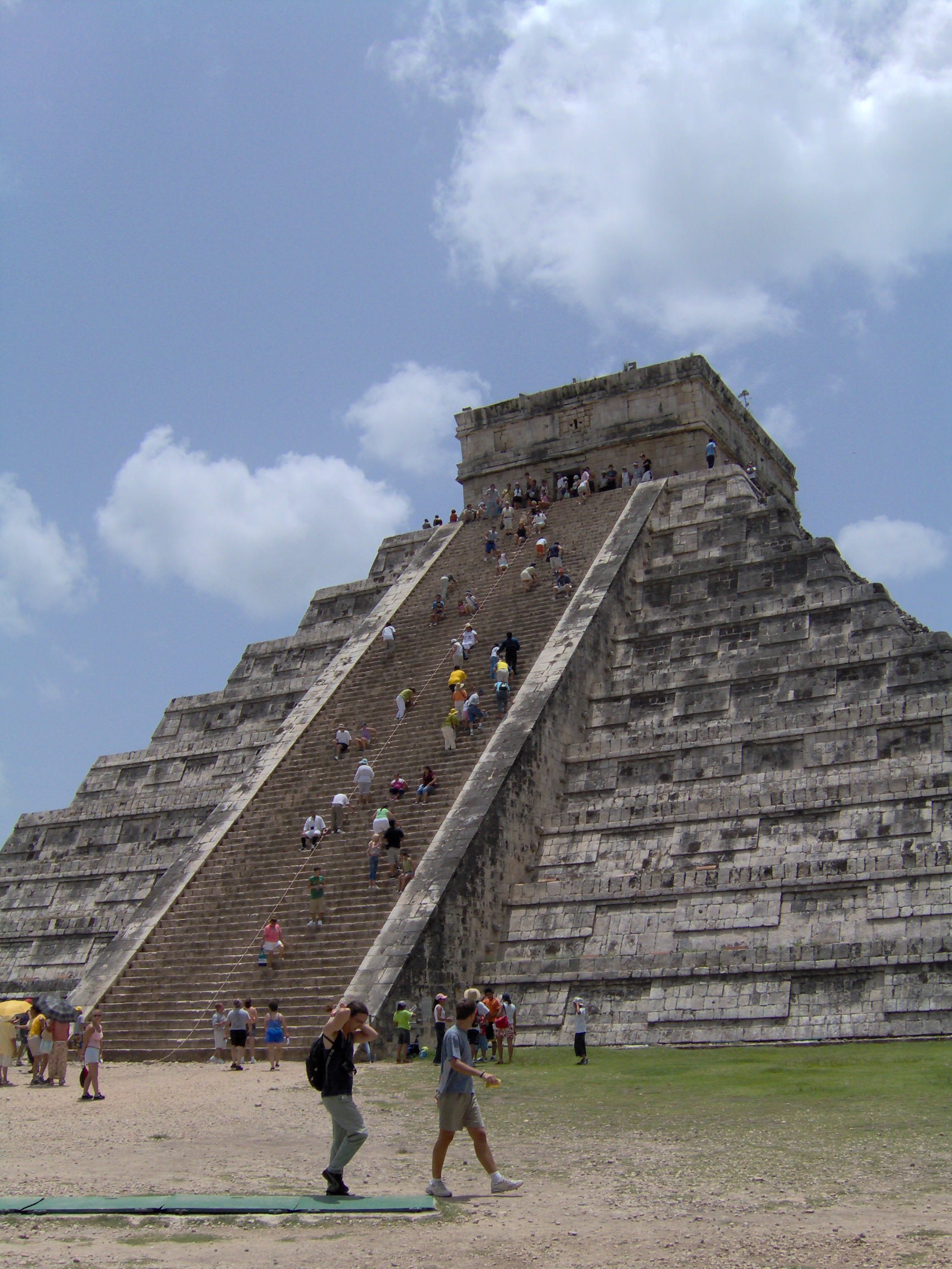 Chichen Itza, Temple of Kukulcan, El Castillo, World history, 1710x2280 HD Phone
