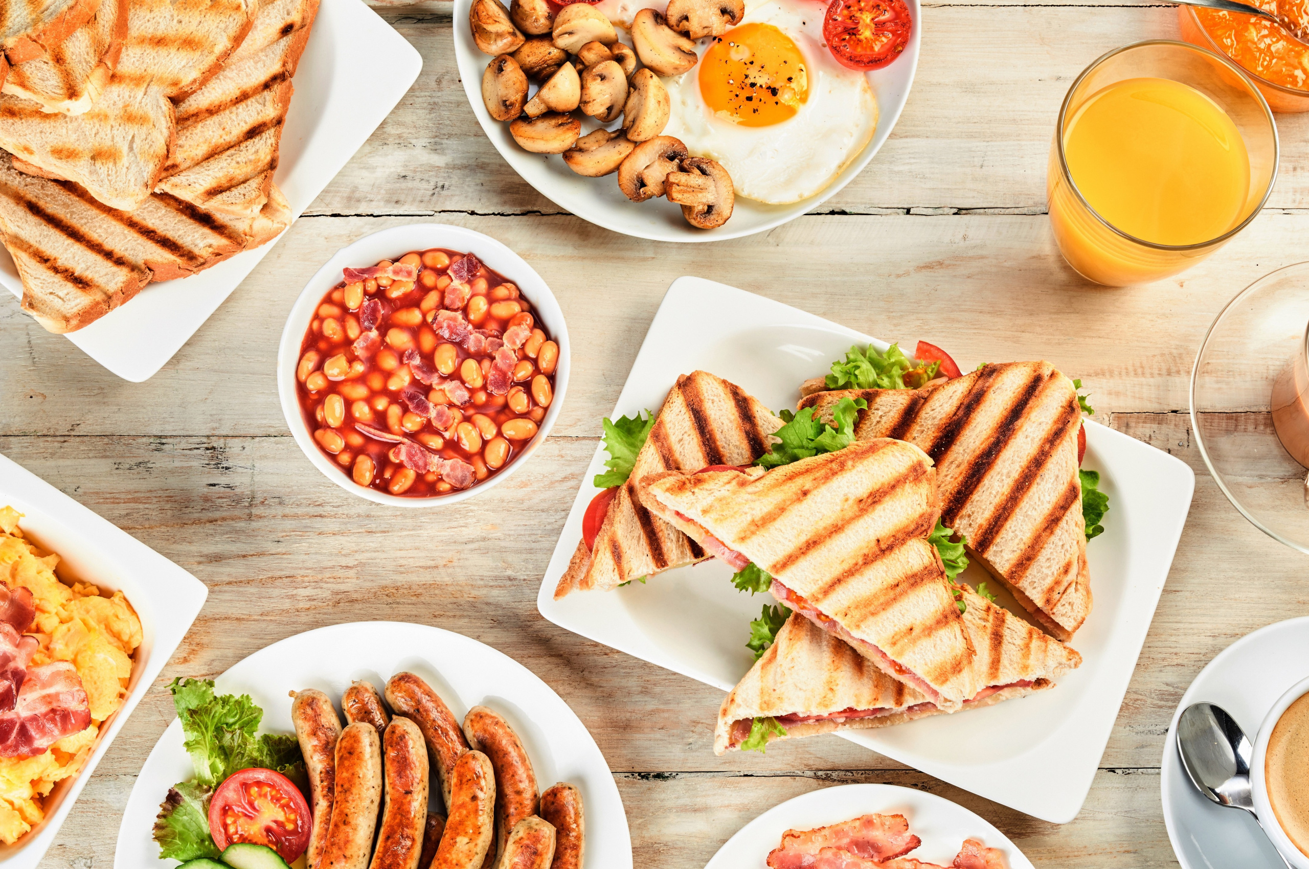 Sandwich: English breakfast, Food, Sausage, Bacon, Beans. 2560x1700 HD Background.