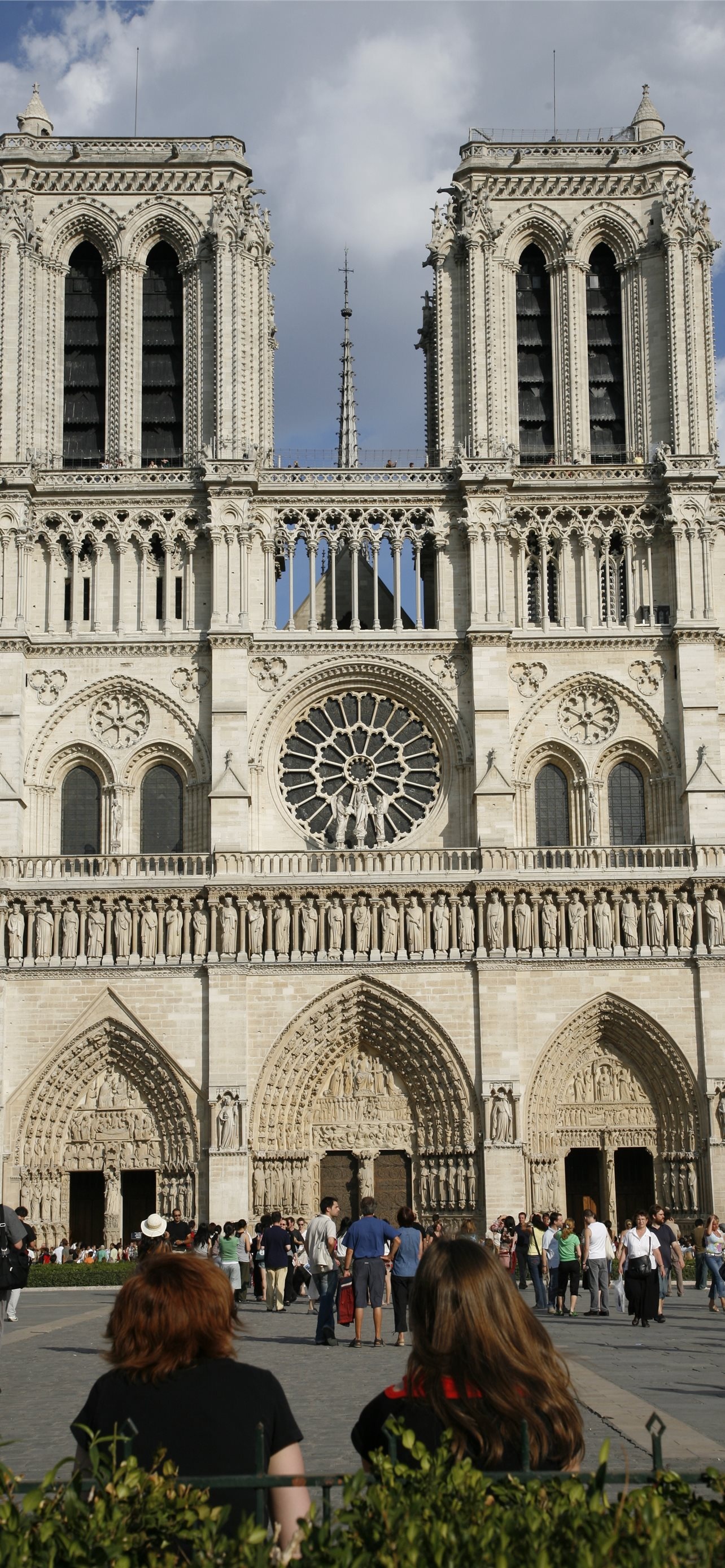 Notre-Dame Cathedral, Travels, iPhone wallpaper, Parisian charm, 1290x2780 HD Handy