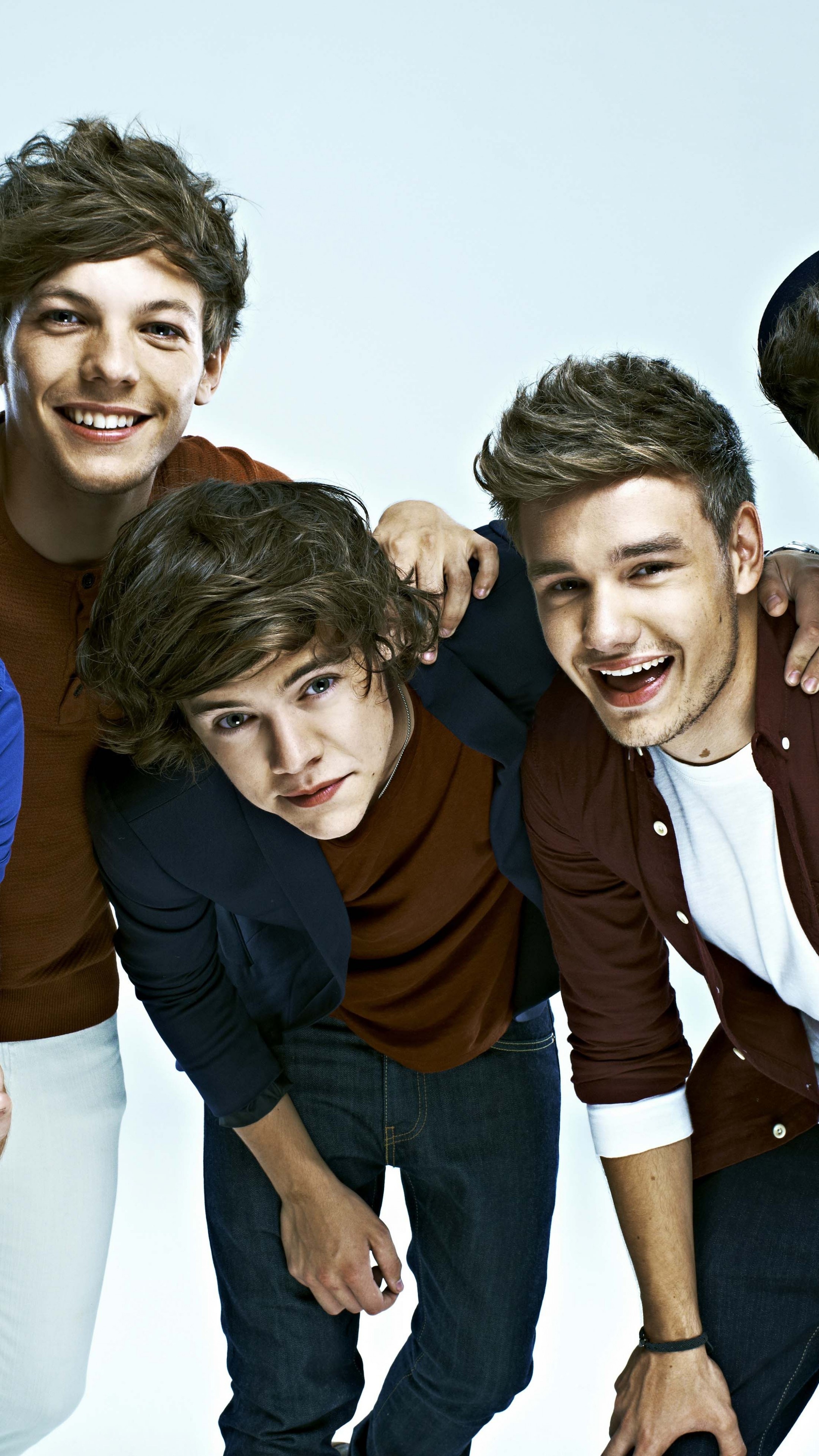 One Direction (Band): 1D, An English-Irish pop boy group formed in London. 2160x3840 4K Background.