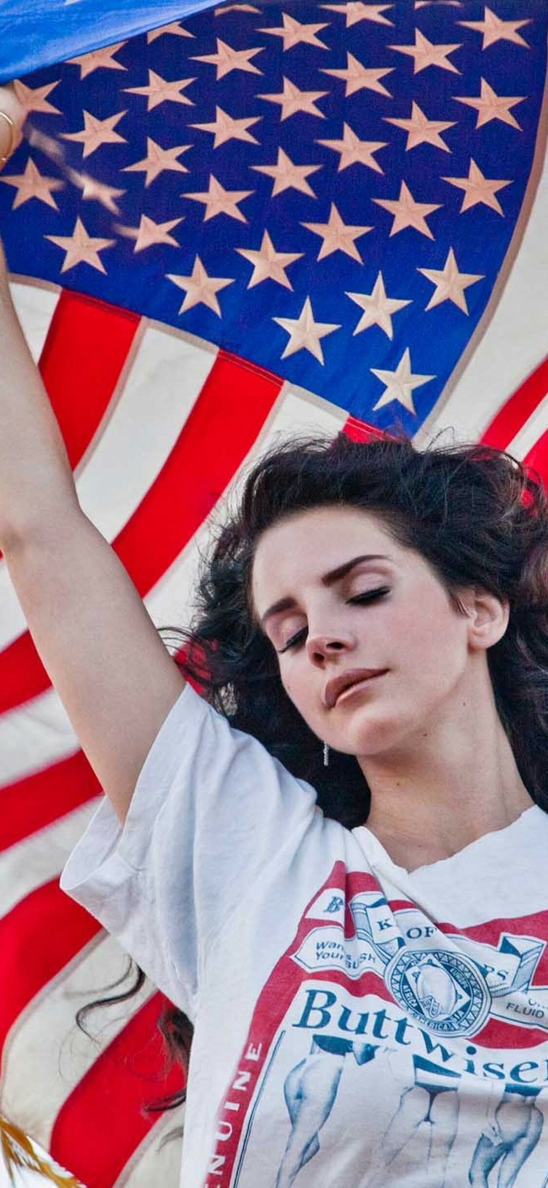 Lana Del Rey: Third album Ultraviolence, Single “West Coast”, Released in 2014. 1130x2440 HD Wallpaper.