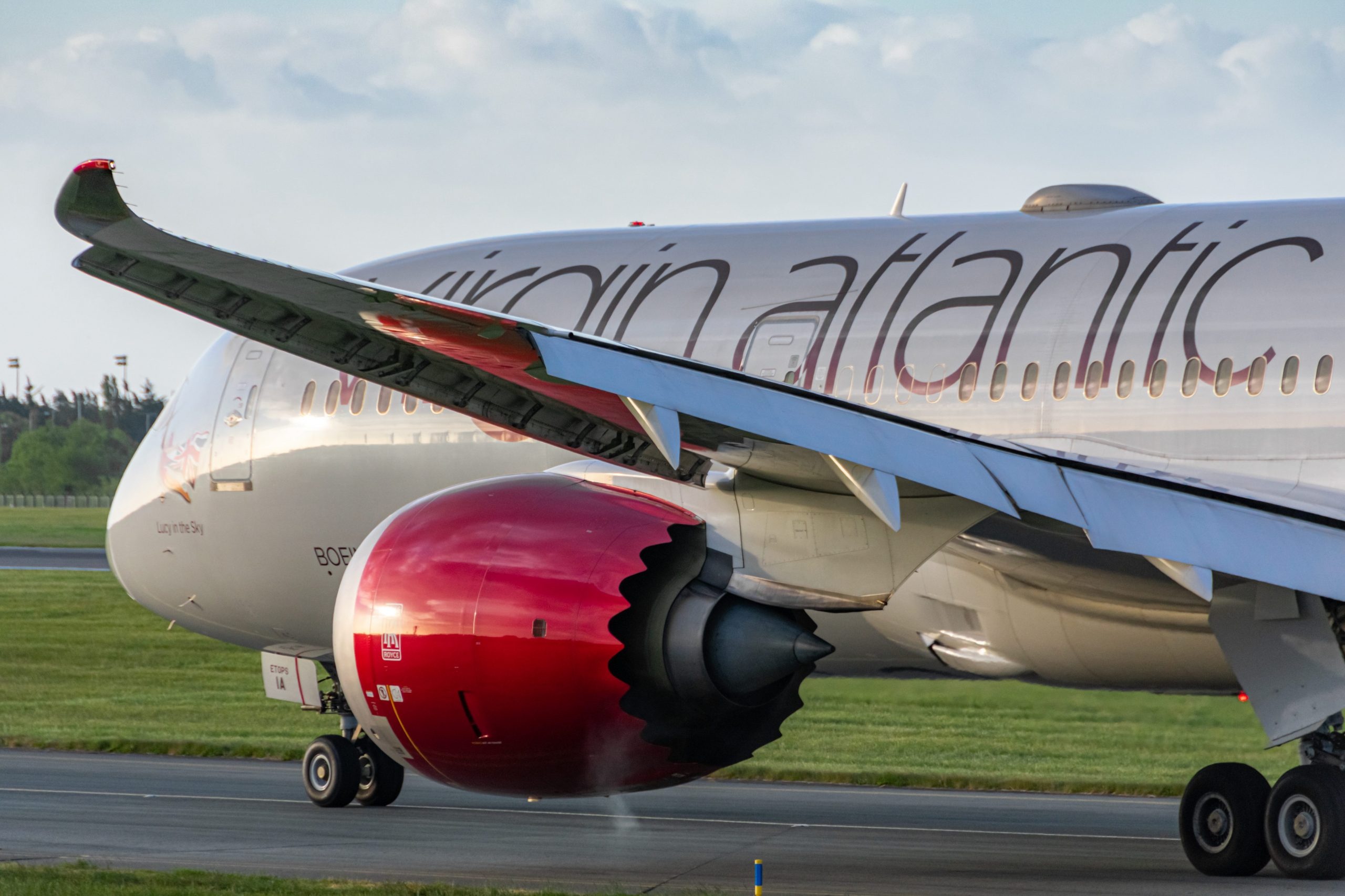 Virgin Atlantic's comeback, Airline's optimism, Post-pandemic recovery, Resuming flights, 2560x1710 HD Desktop